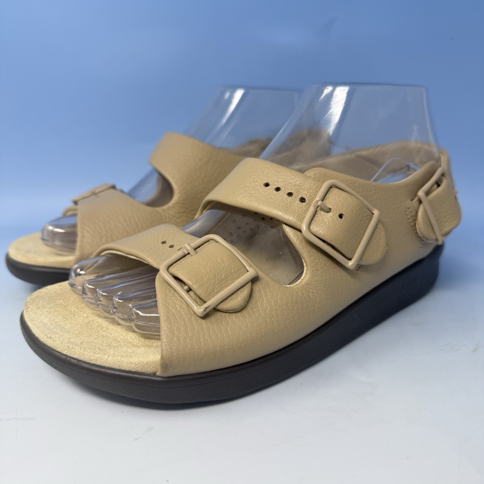 SAS Relaxed Walking Sandals Women Sz 6.5 W Beige Leather Comfort Shoe Adjustable