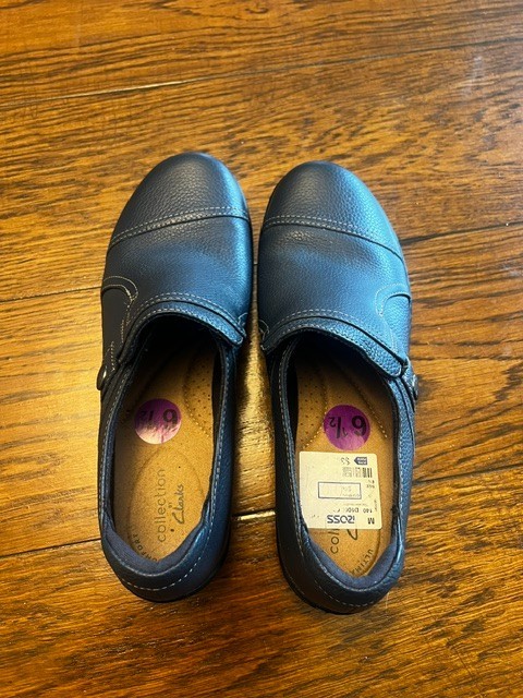 New Women’s Clarks Collections Loafer Shoe, Size 6.5, Navy Blue, So Cute!!!