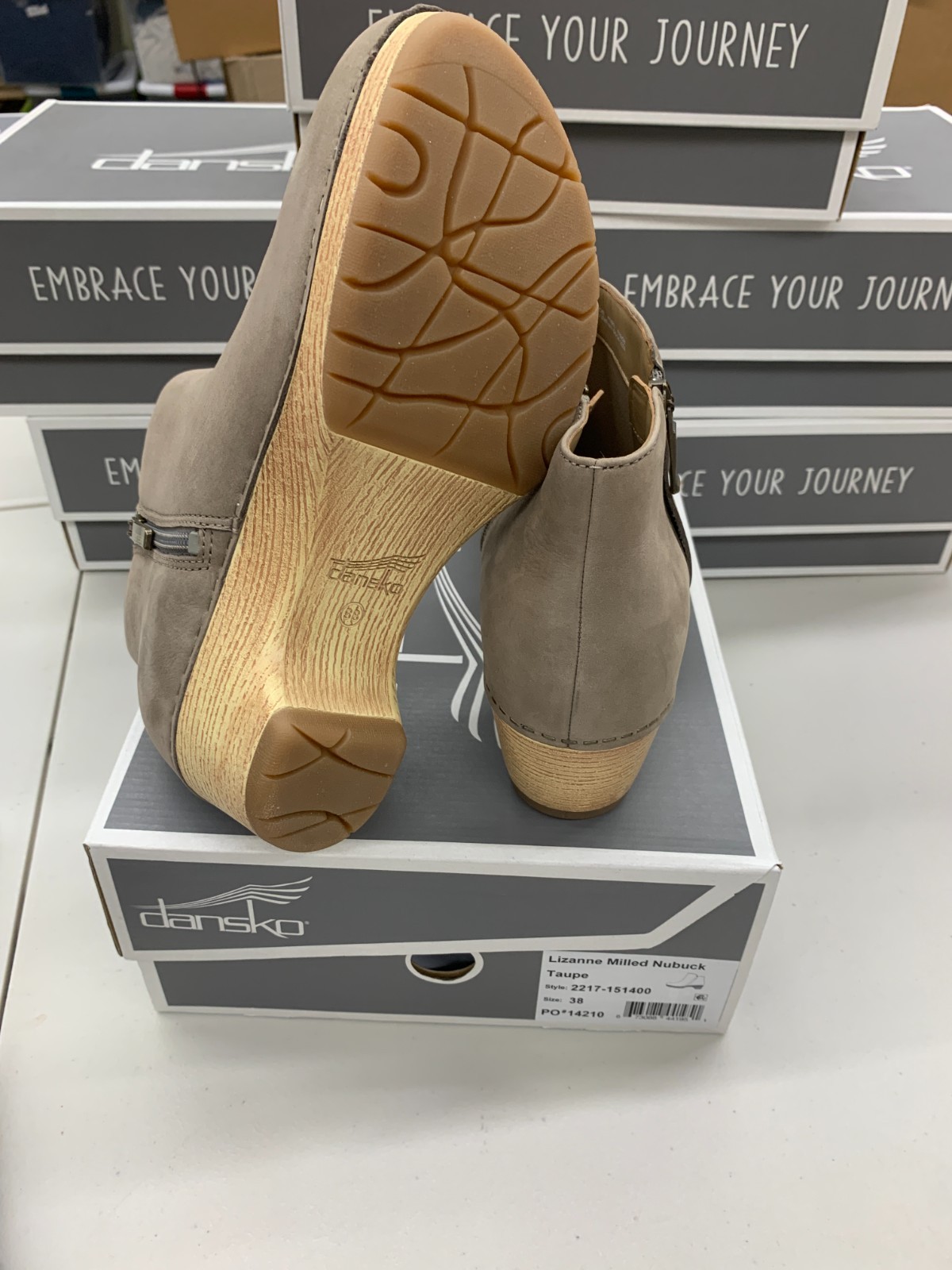 Dansko Lizanne Milled Nubuck Womens 37 38 39 40 41 2217-151400 Bootie Clog Taupe