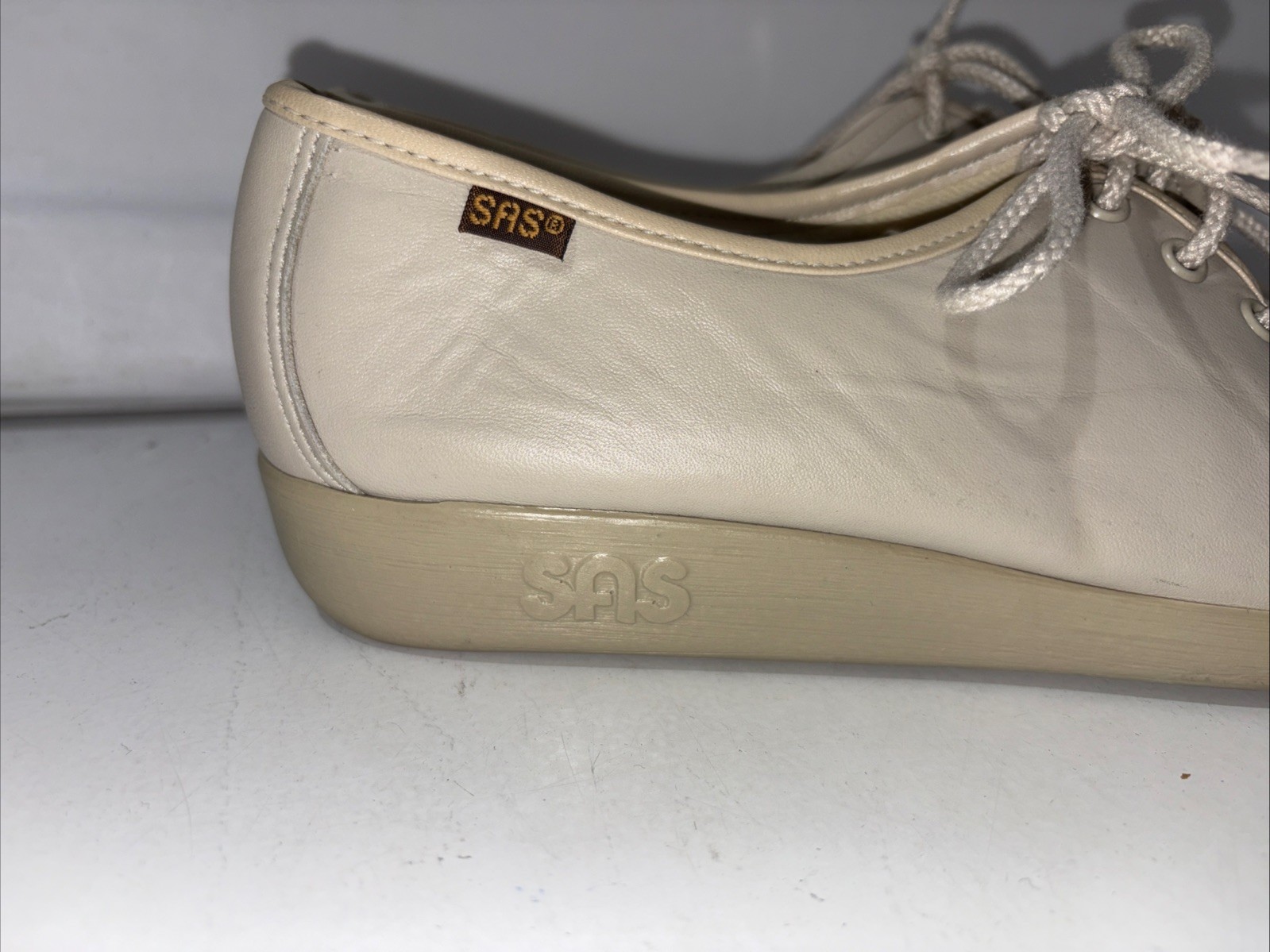SAS Siesta Womens Shoes 8.5 M Beige Lace Up Leather Handsewn Moccasin USA Made