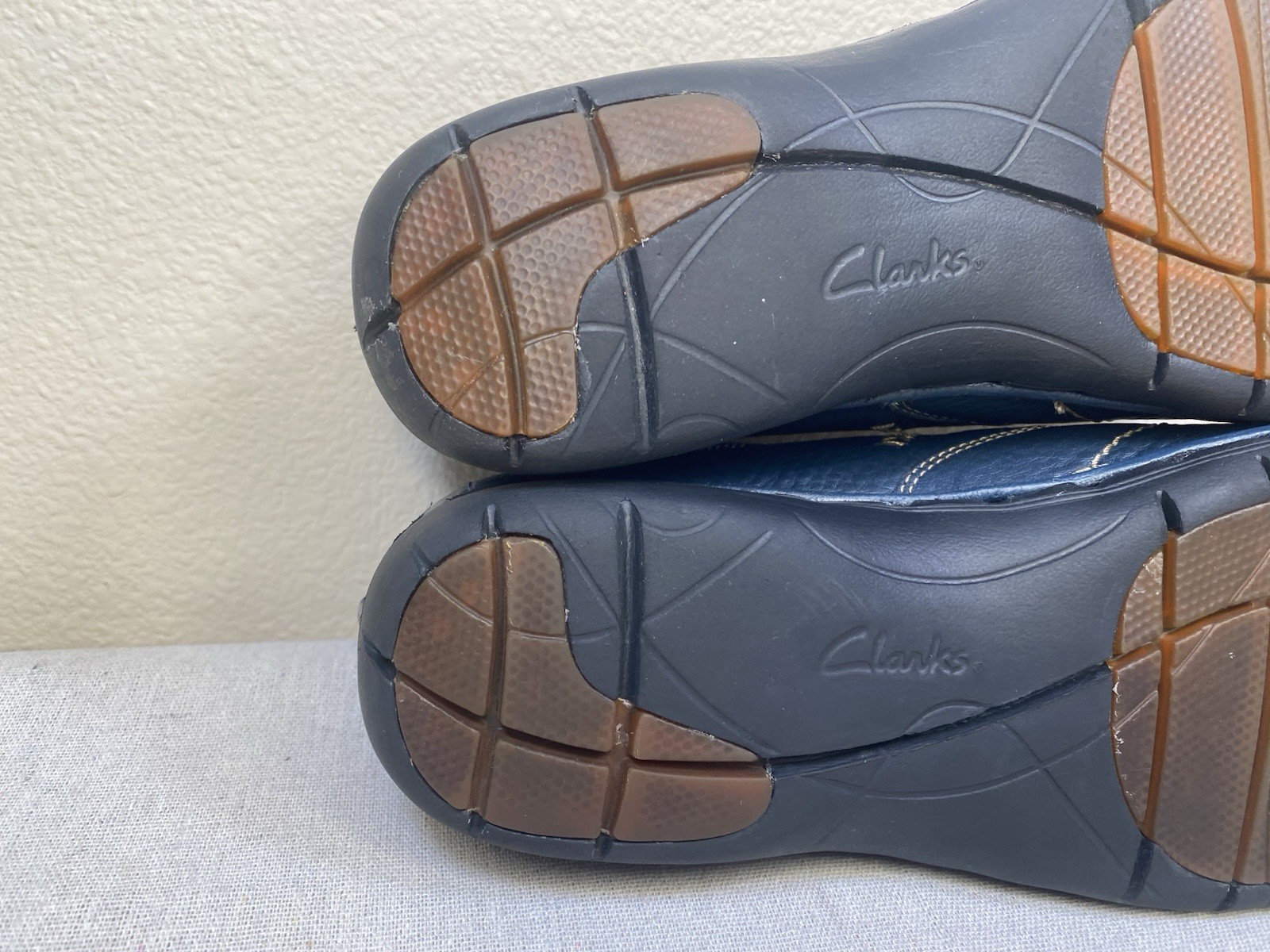 Clarks Unstructured Un.Loop Blue Leather Womens 9 US/40EU Slip-On Comfort Shoes