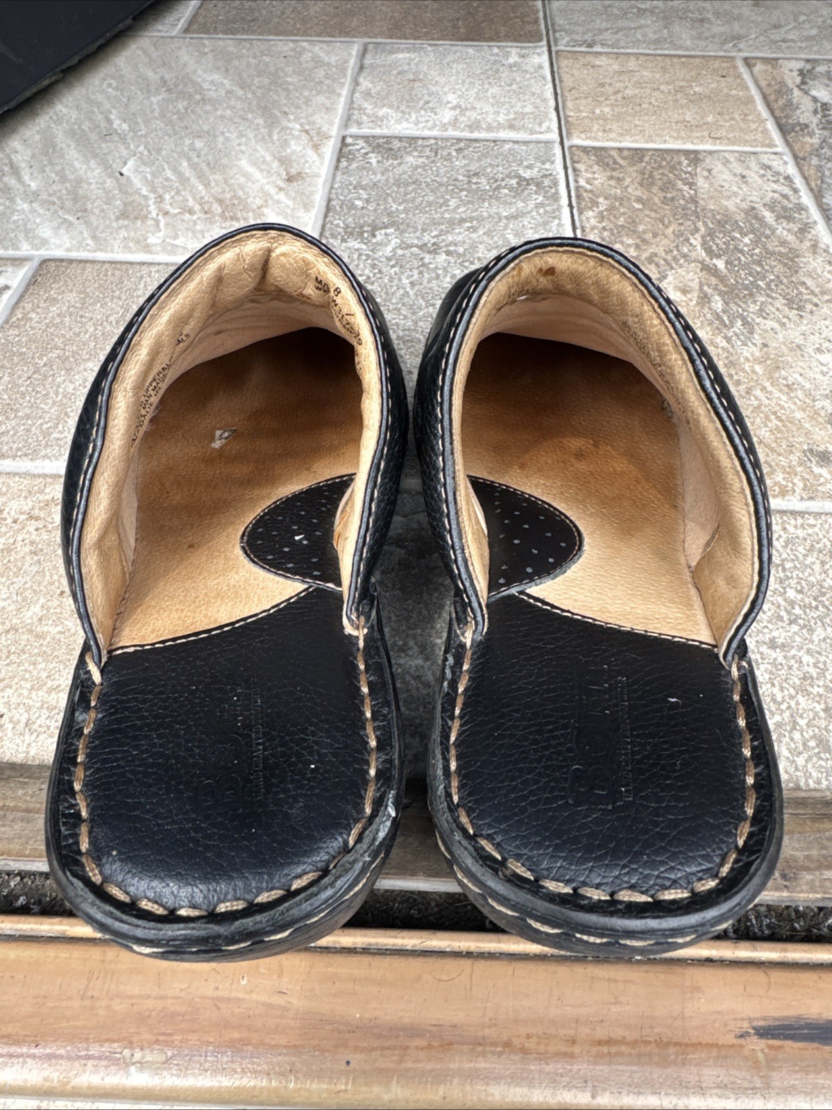 Born Mule Clogs Shoes Women’s Size 8 Black Leather Wedge Heel Slip On W31783