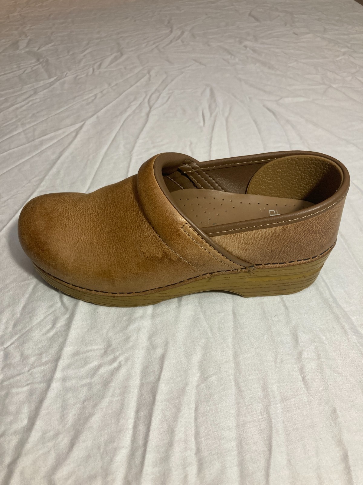 Dansko Honey Tan Leather Clogs Nonslip Professional Nurse US 7.5 – 8 EU 38