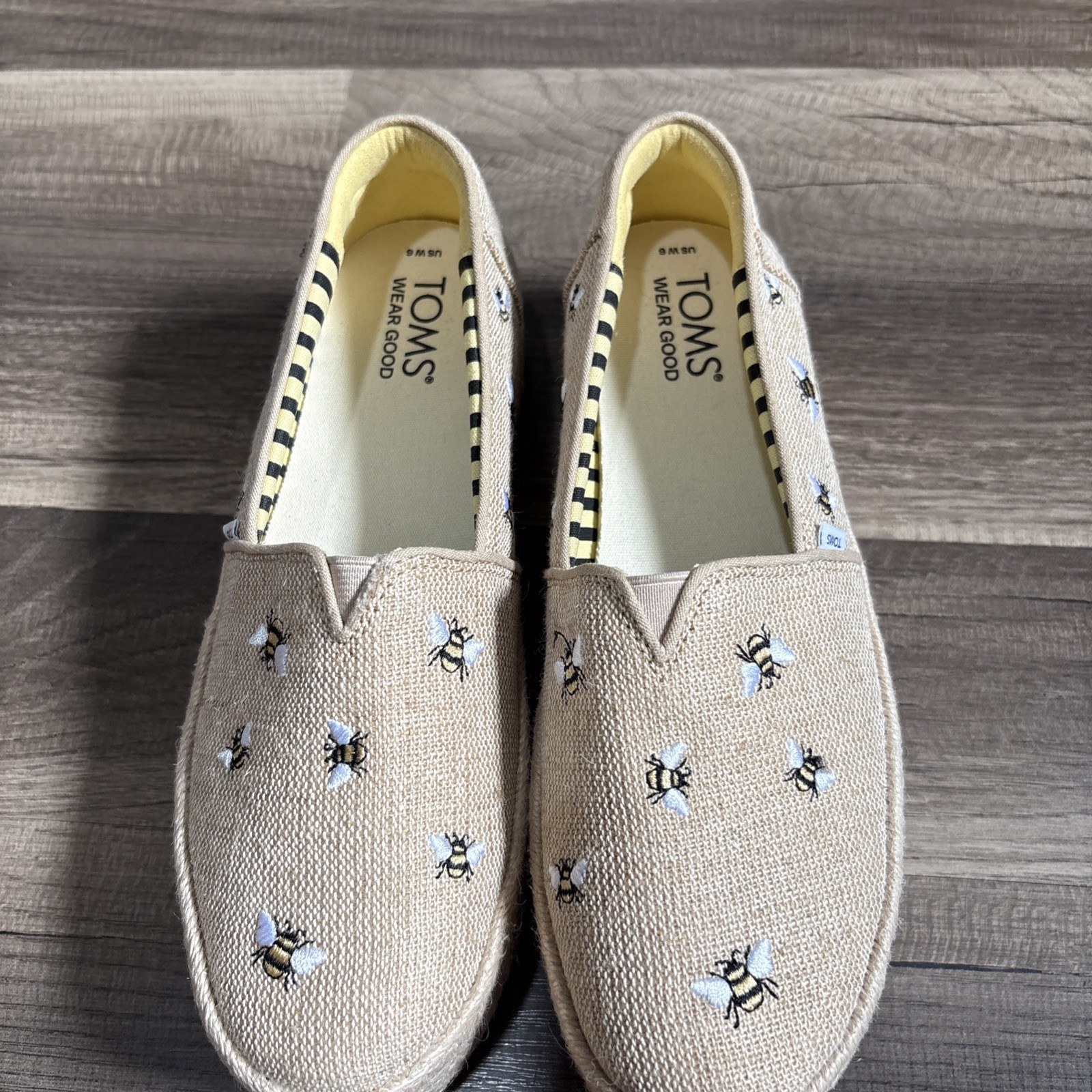 TOMS Bee Embroidered Espadrille Slip-On Flats Beige Linen Women’s Size 6