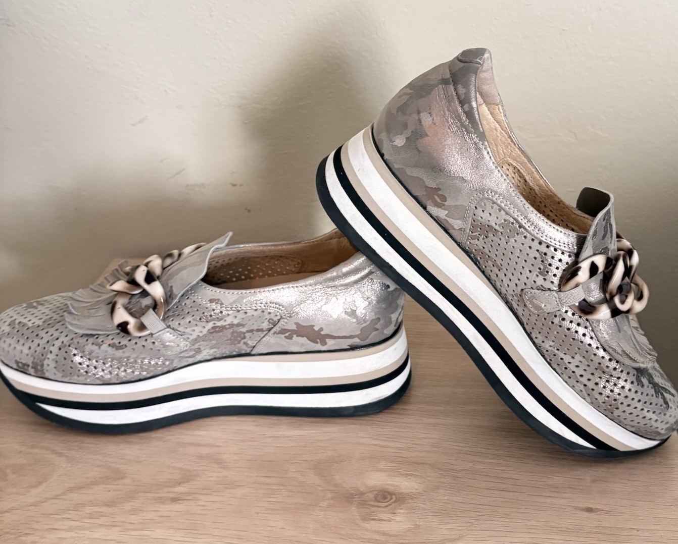 Softwaves Cadie Platform Metallic Kaki Slip-on Wedge Loafer Women’s Size 35 1/2