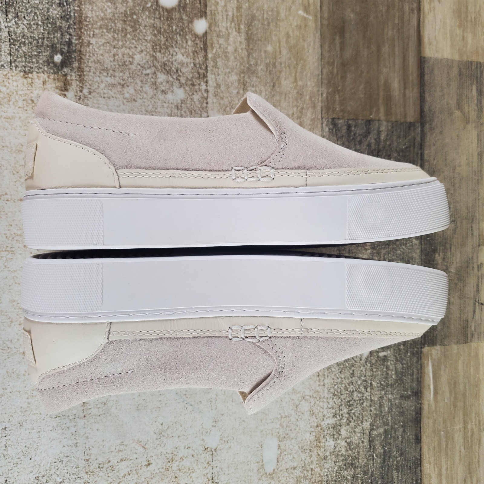 UGG Zilo Womens Shoes Sz 7 Beige Suede Comfort Low Top Round Toe Slip On Sneaker