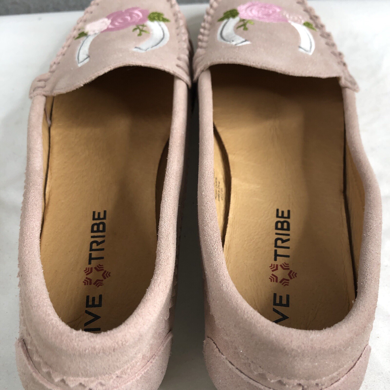 Five Tribe Shoes Women 9.5 Pink Suede Rose Embroidered Lucky Horseshoe Loafer