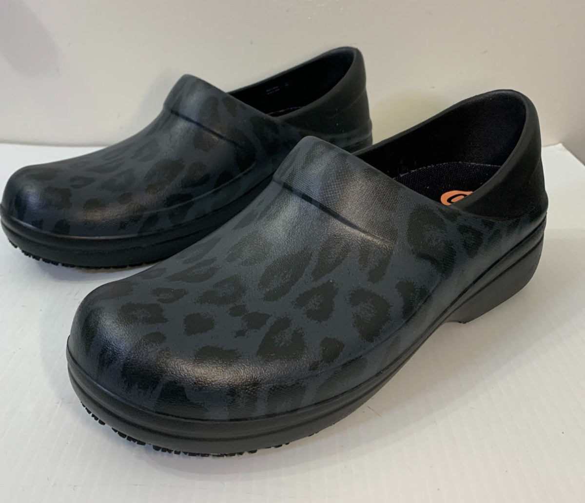 Crocs Work Neria Pro II Graphic Slip-On Clog Black Leopard Print Woman’s Size 10