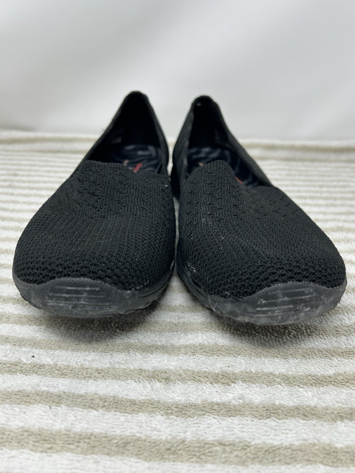 Skechers Womens Size 8.5 Black Mesh Classic Fit Air Cooled Slip On Shoes