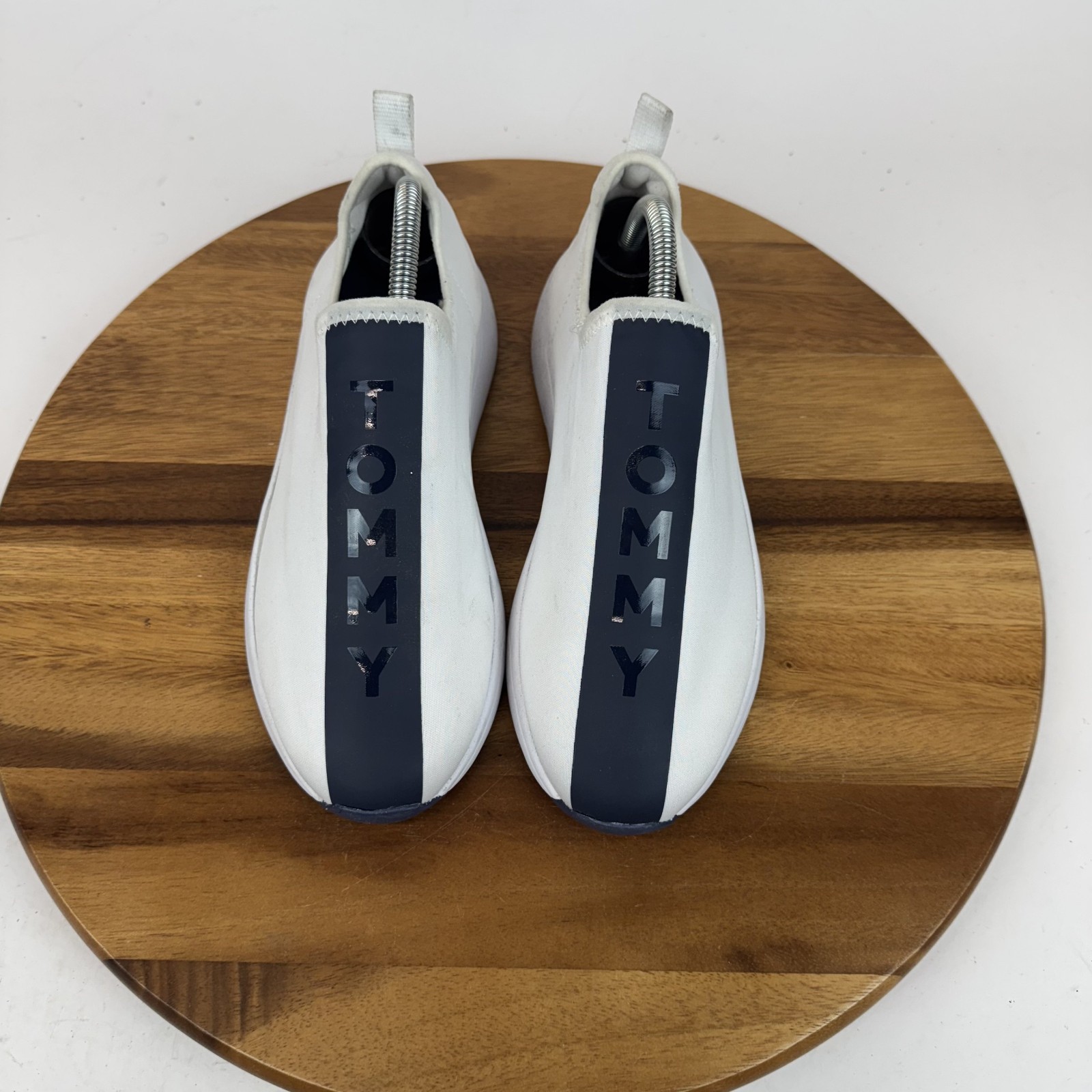 New Womens Tommy Hilfiger Arizel White Slip On Casual Sneakers Size 8.5 M NWOB