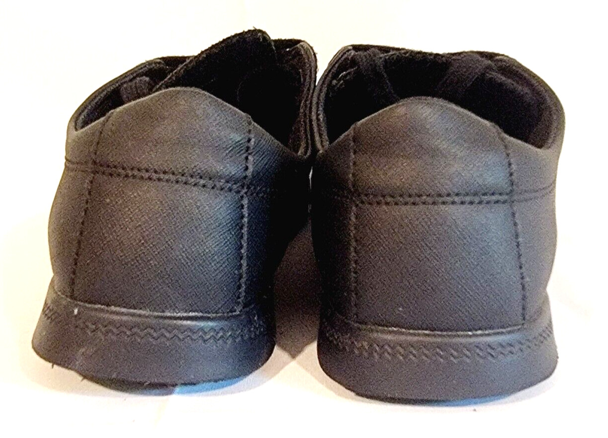 Womens TREDSAFE Black Wipe Clean Man Made Restaurant Sneakers Shoes 9