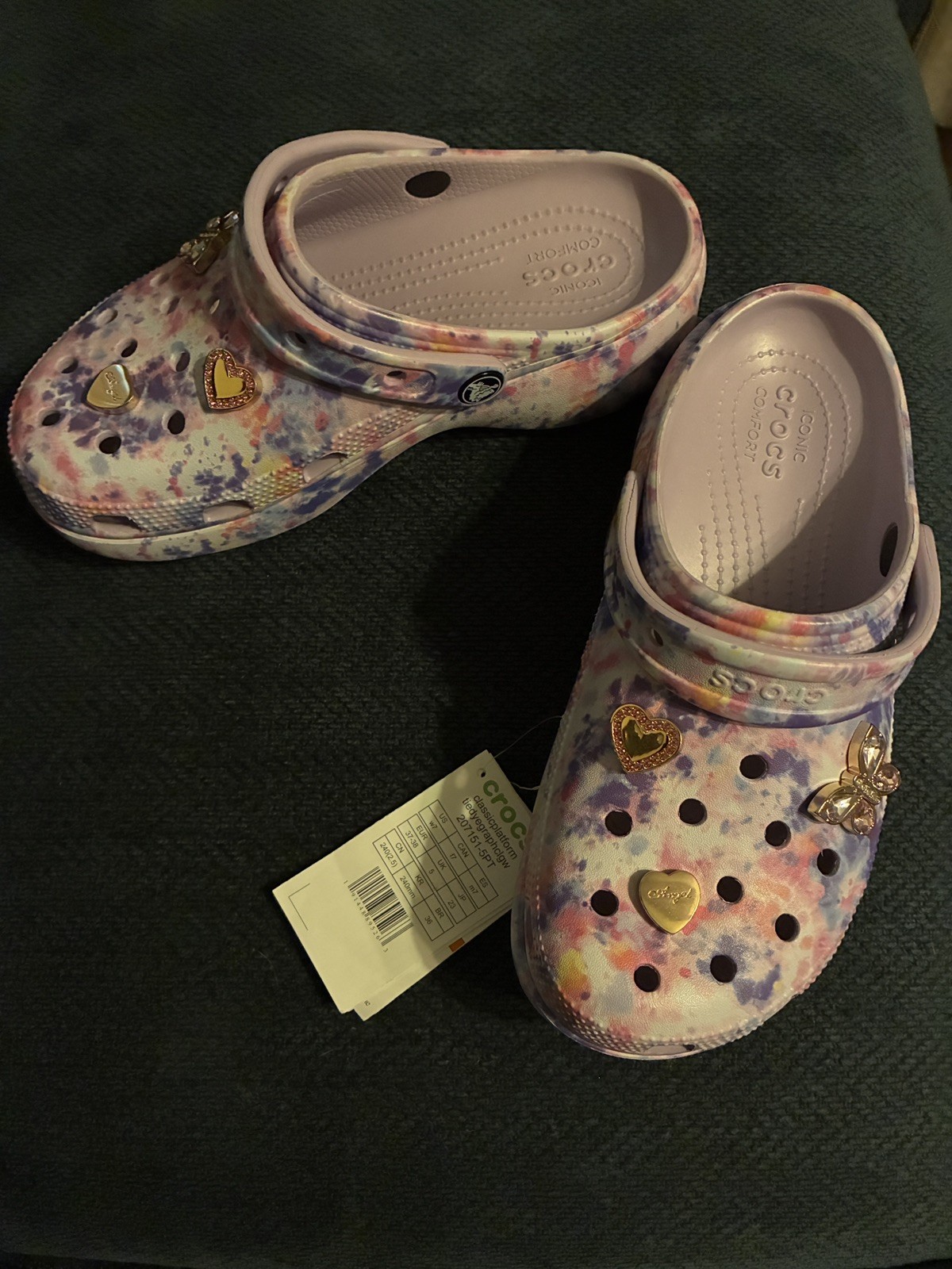Crocs Women’s Classic Platform Tie-Dye Graphic Clog W7 with 6 Jibbitz NWT