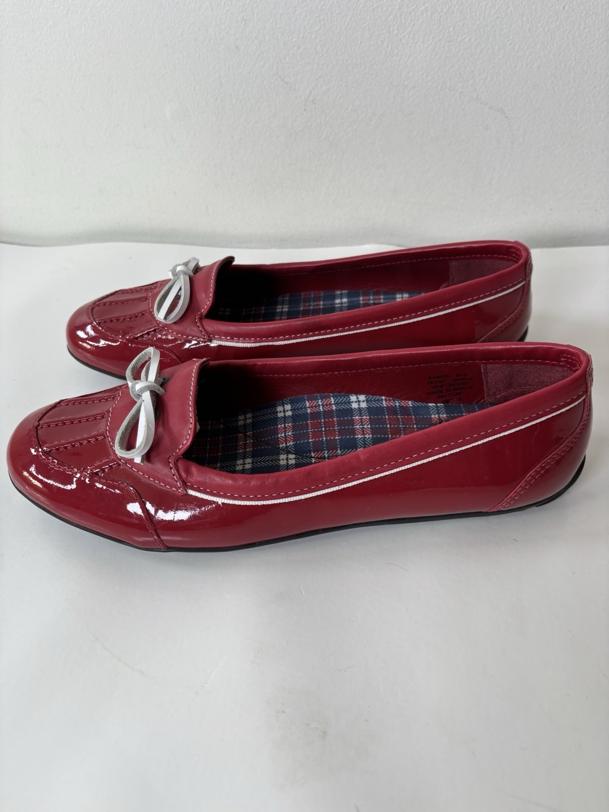 ll bean shoes Womans 6.5 M Red/White Stripe vinyl Shinny Slip On’s Plaid Linning