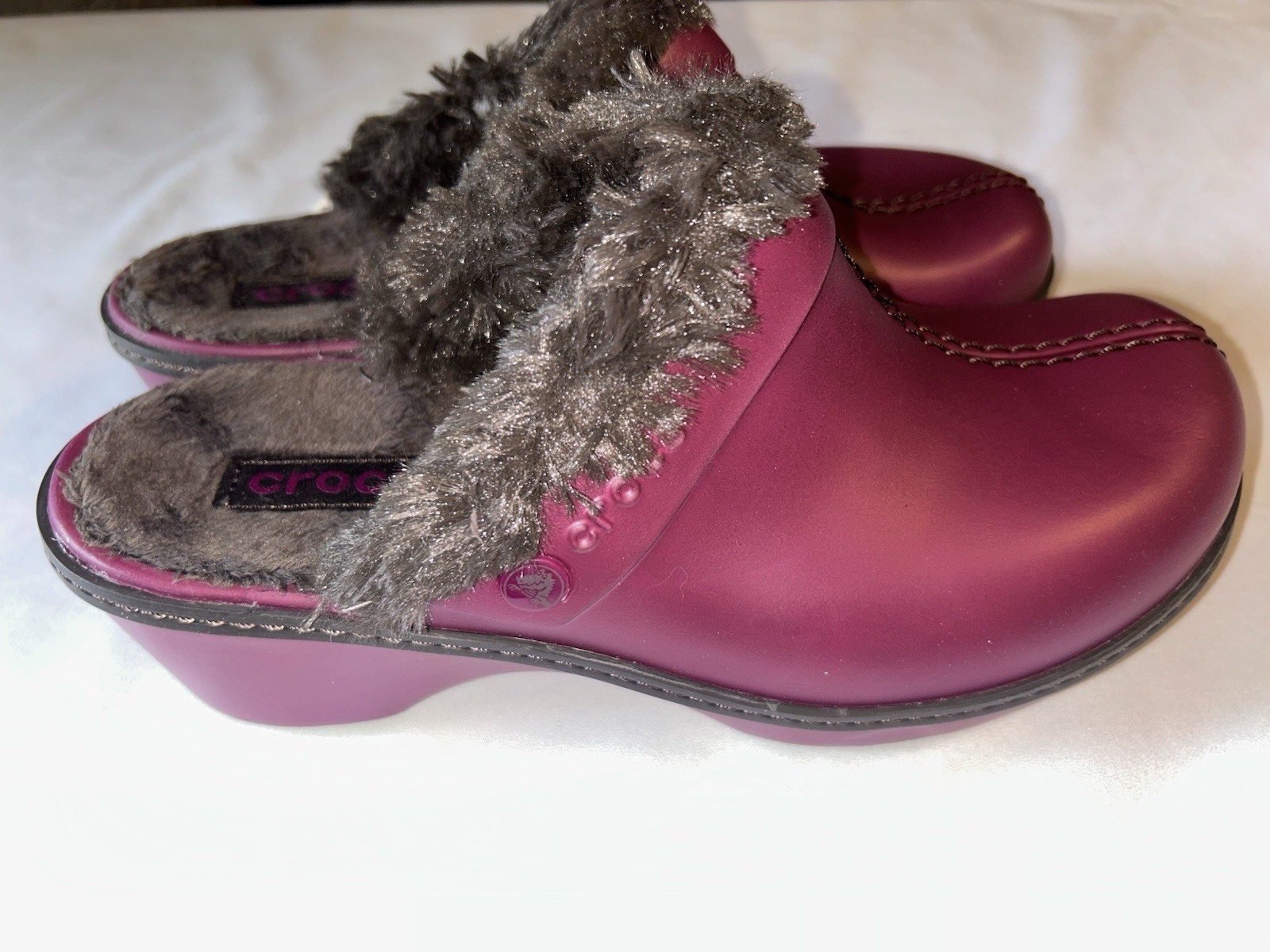 Crocs Cobbler Leather Faux Fur Lined Clog Mule Womens 9 Purple Gray Slip On