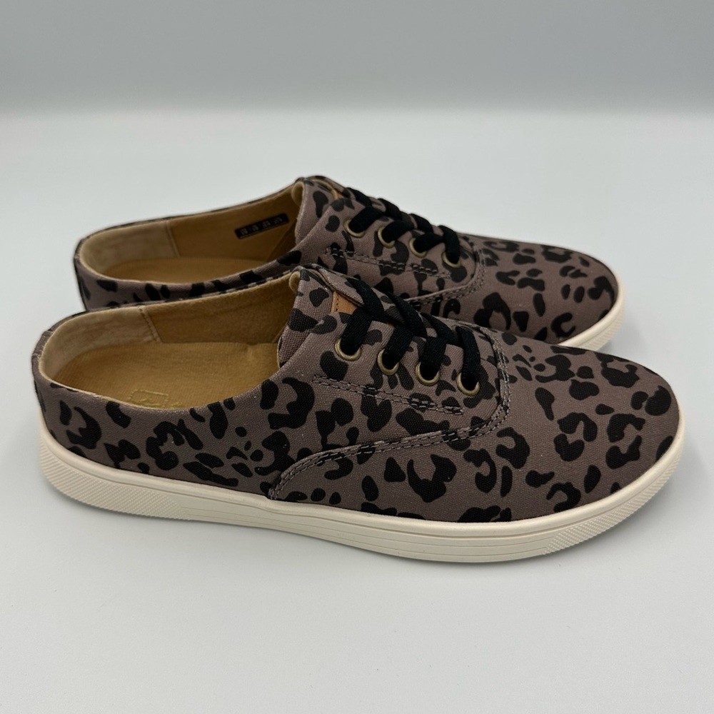 Spenco Leopard Print Canvas Sneakers Women’s Size 5B New in Box Comfort Shoe