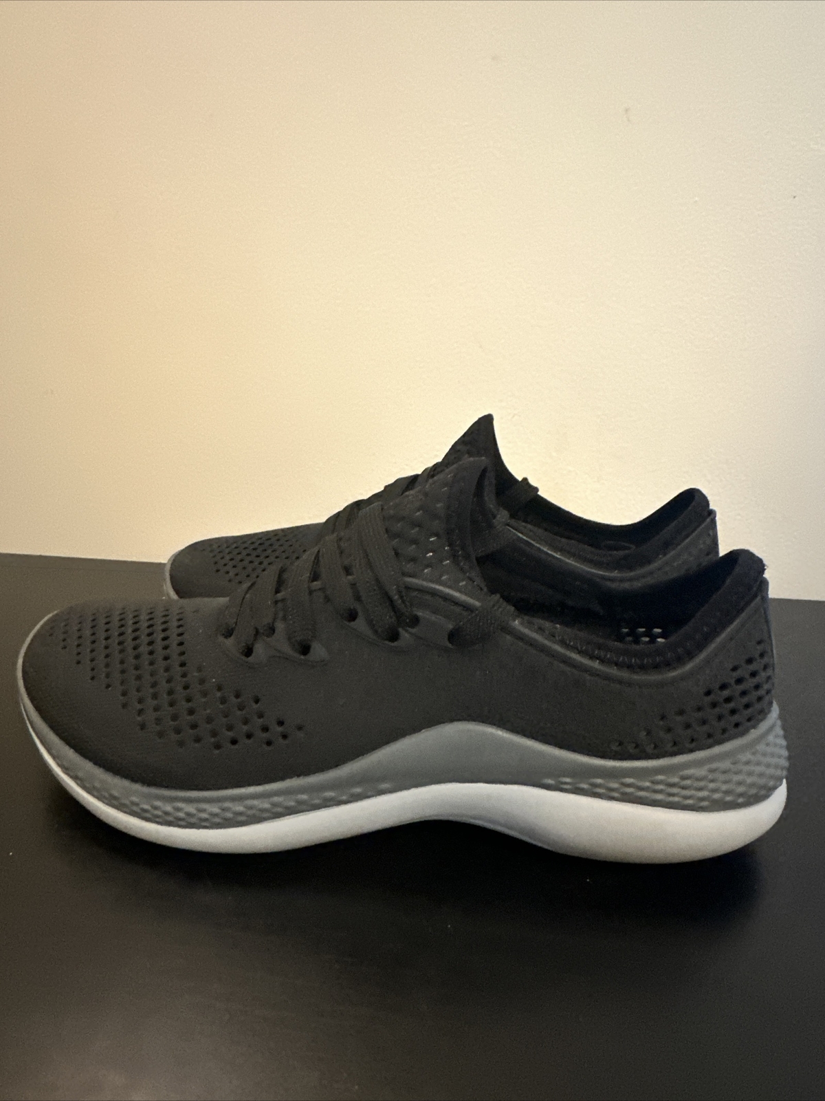 Crocs Womens Literide 360 Pacer Sneakers Size 7 Black Rubber Mesh Lace Up 206705