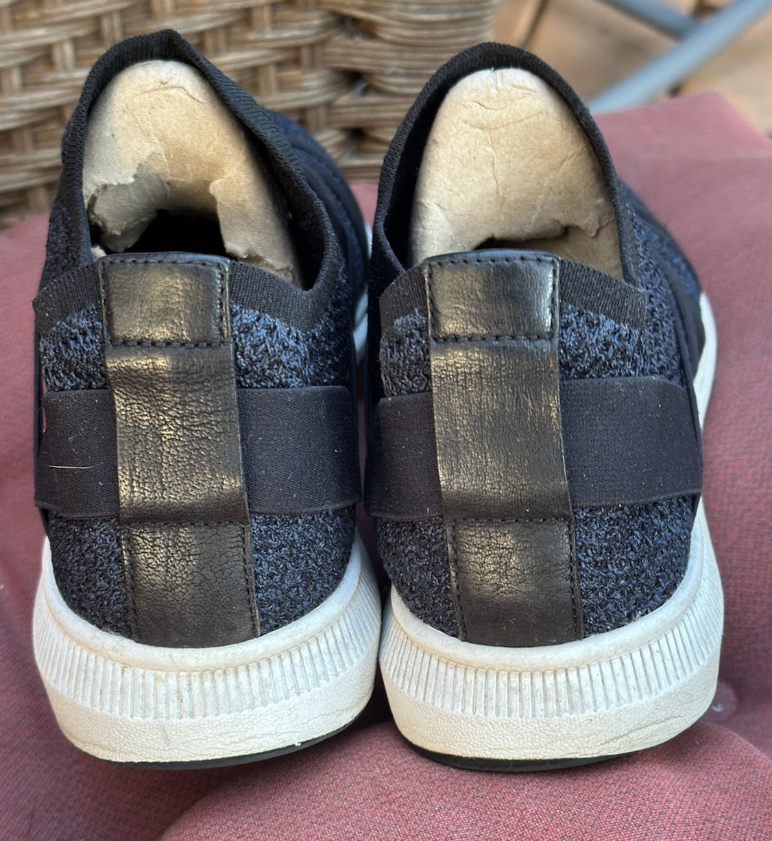 EILEEN FISHER Sustainable Mesh Knit Strappy Sneakers Navy & Black Size 9