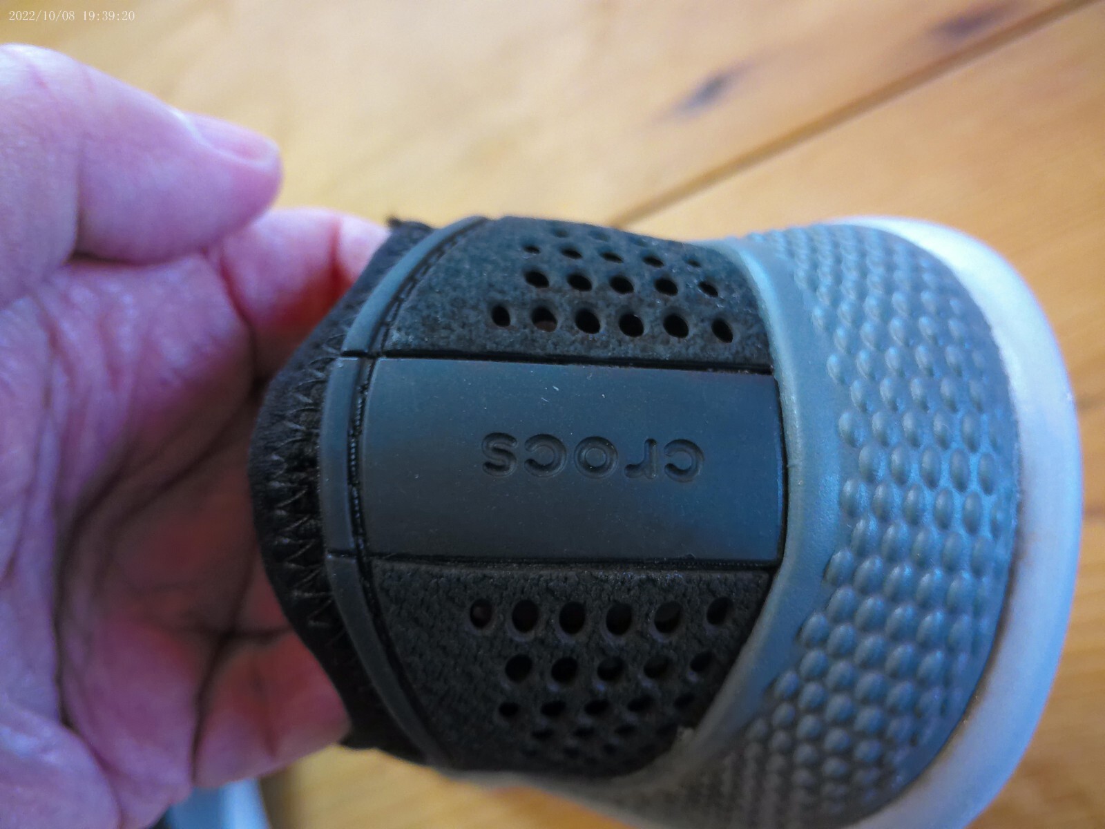Crocs Literide 360 Pacer Sneakers Womens 10 Black Athletic Flexible Breathable