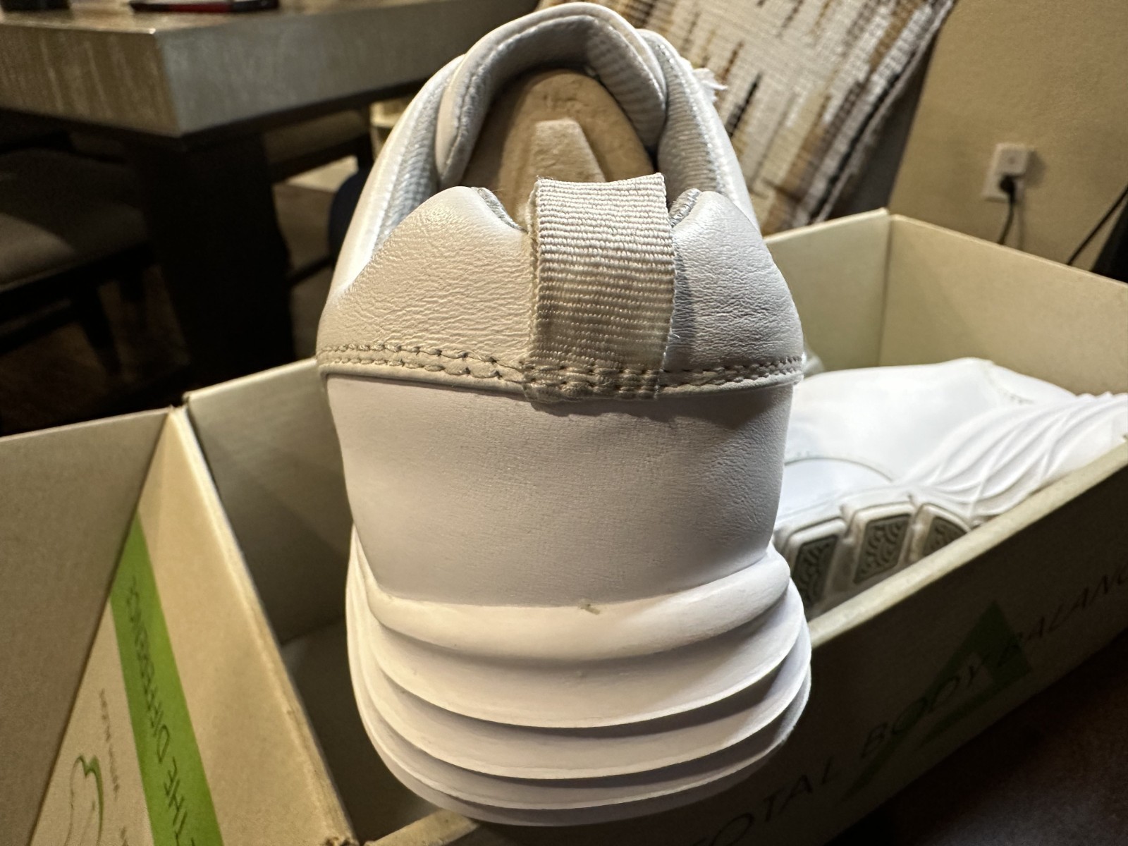 NurseMates Align Velocity White Leather Nursing Shoes Women 6.5M Slip Resistant