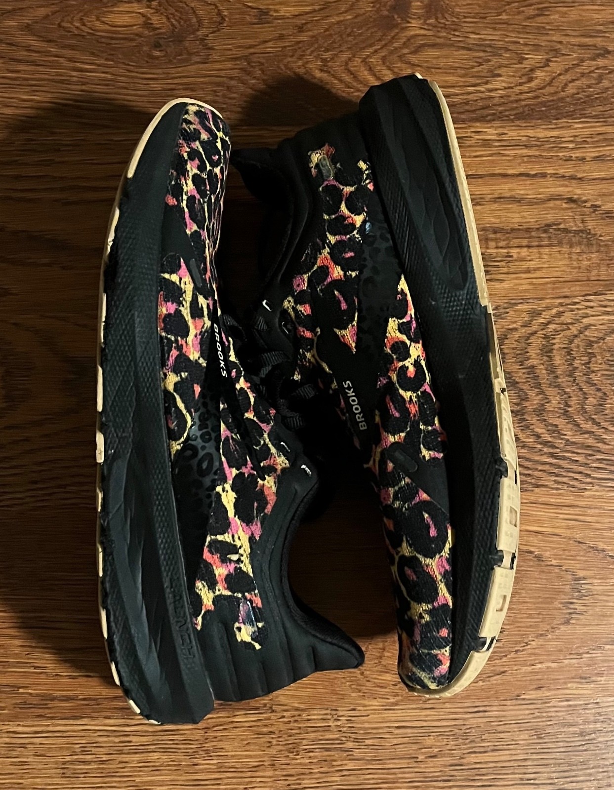 Brooks Running Shoes Size 9 Leopard Print