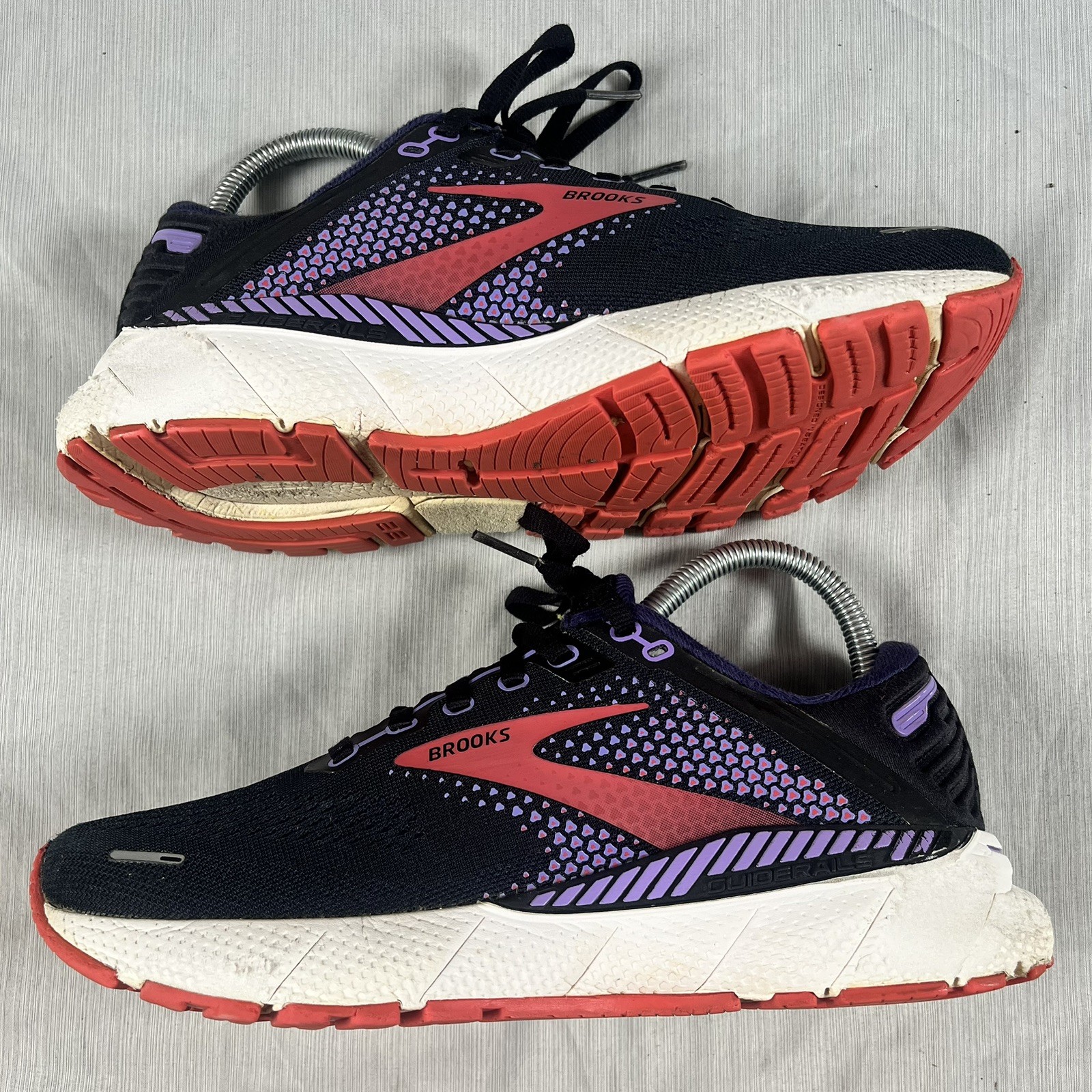 Brooks Adrenaline GTS 22 Women’s Size 7 Black Running Fitness Shoes 1203531B080