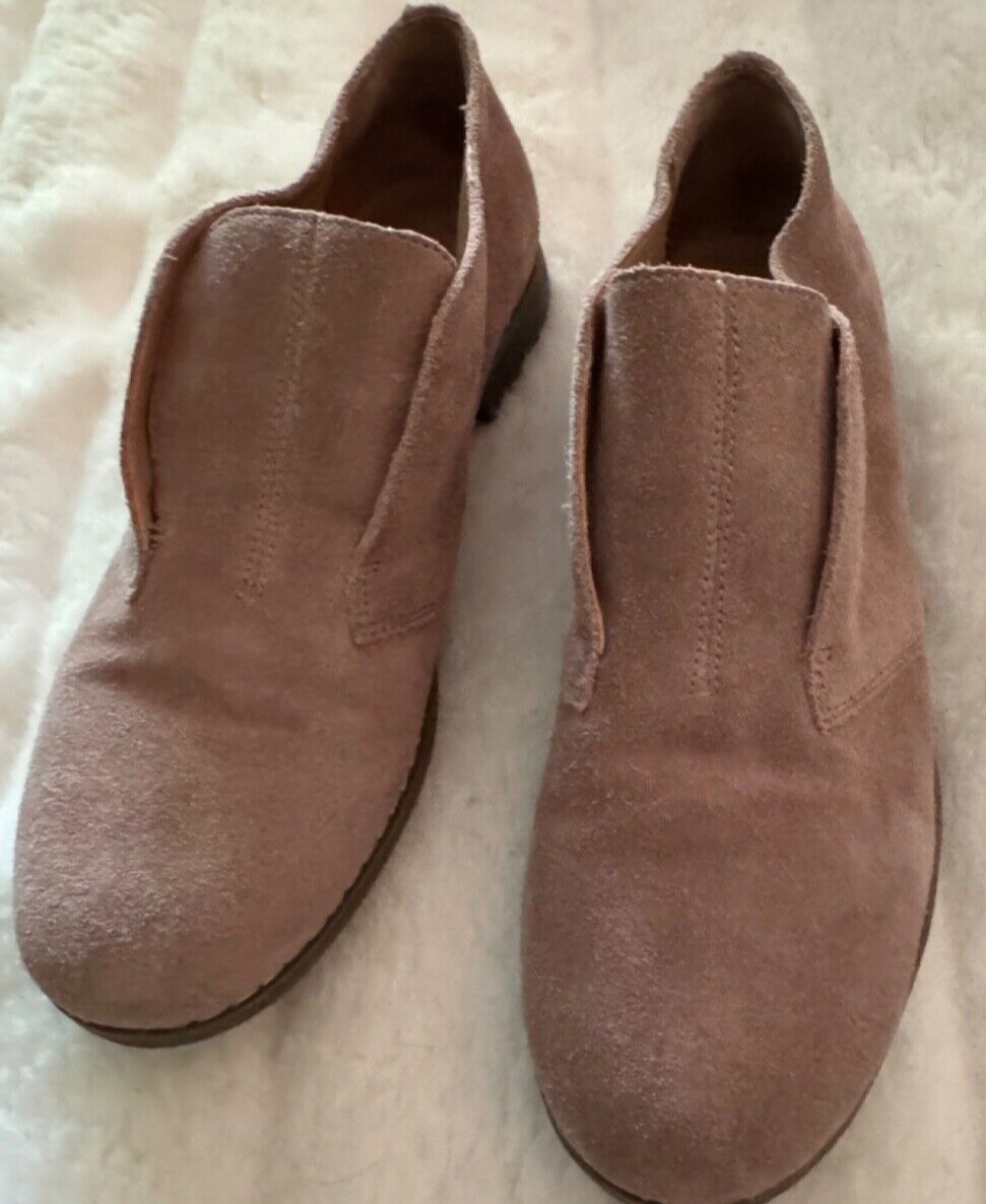 FRANCO SARTO SIZE 6M TAN Suede Slip on Almond Toe Front Flap NWOT