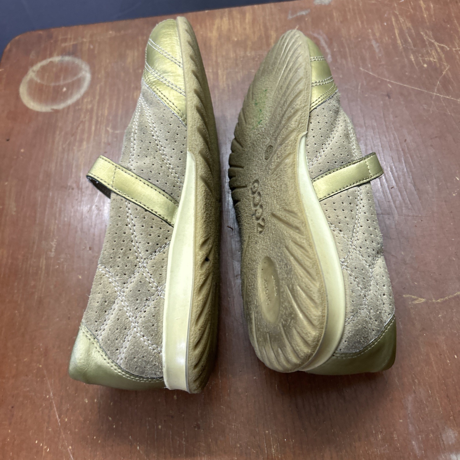 ECCO Mary Jane Sneakers Womens 8/8.5 EU 39 Comfort Metallic Gold Bronze Shoes