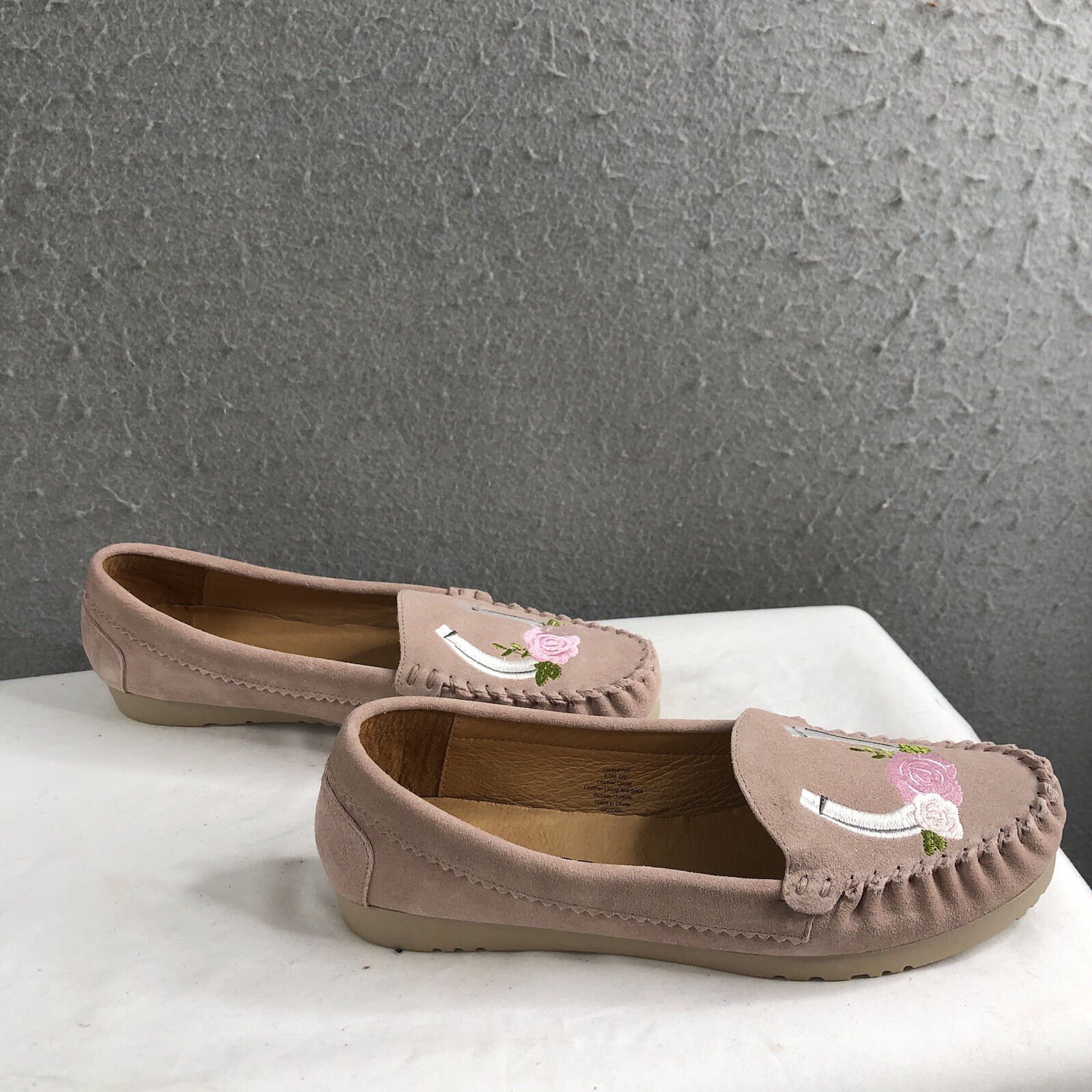 Five Tribe Shoes Women 9.5 Pink Suede Rose Embroidered Lucky Horseshoe Loafer