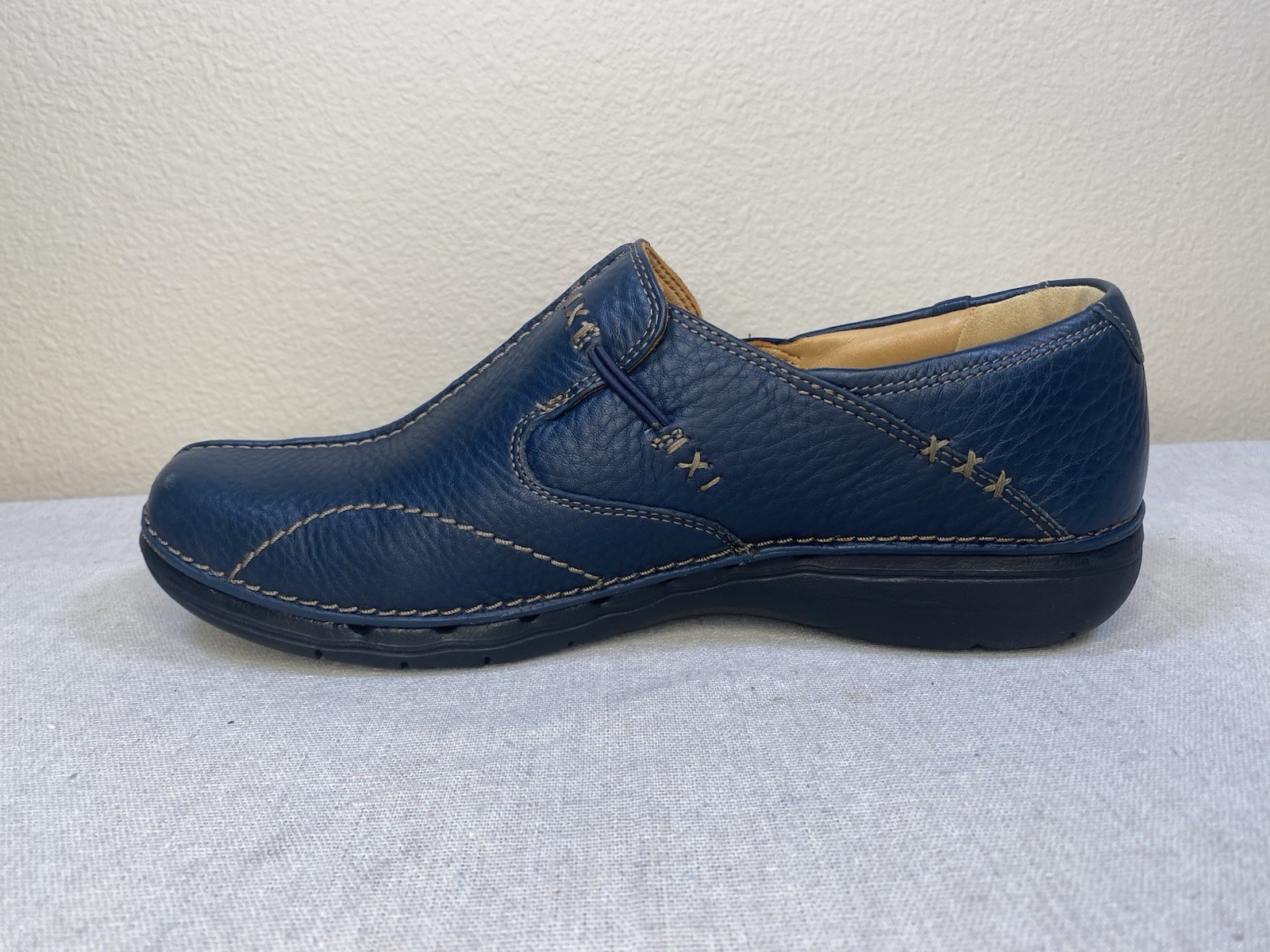 Clarks Unstructured Un.Loop Blue Leather Womens 9 US/40EU Slip-On Comfort Shoes