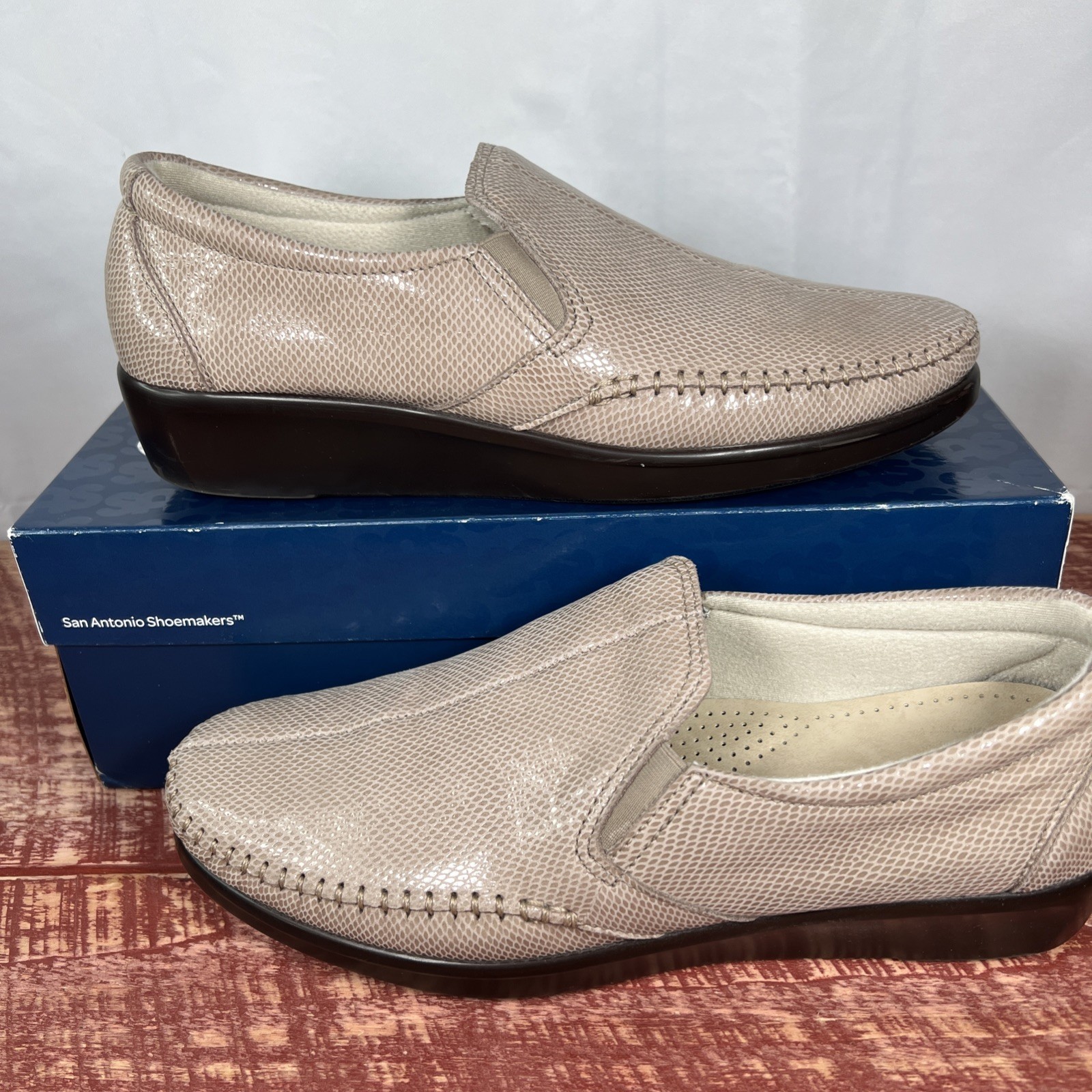 SAS Dream Comfort Loafers Shoes Size 9 N Narrow Width Dream Mushroom Snake NIB