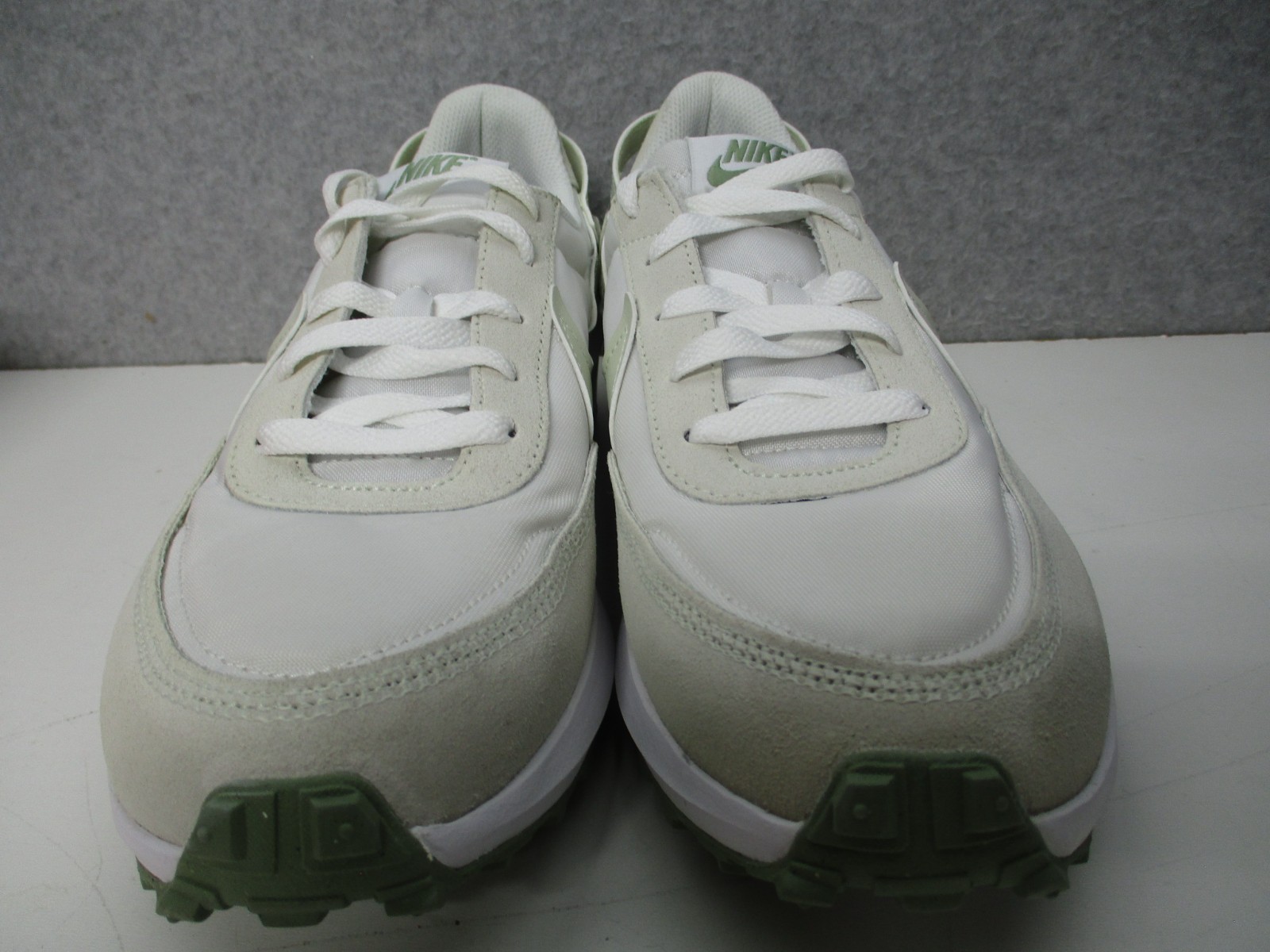 Nike Waffle Debut Casual White Sea Glass Oil Green/Beige Shoes Womens Sz 10