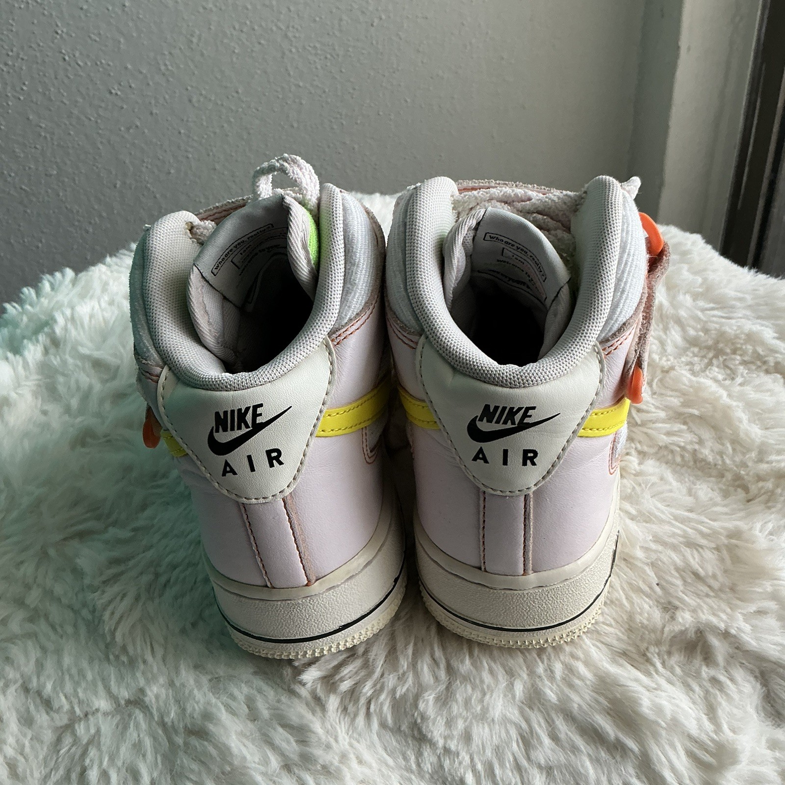 Women’s Nike AirForce 1 Mid ’07 Feel Love Opt Yellow Sneakers Size 7.5