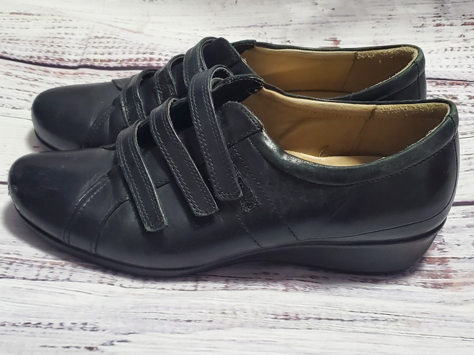 ECCO Shoes Womens Size 9.5 Black Leather Hook Loop Walking Comfort Sneakers