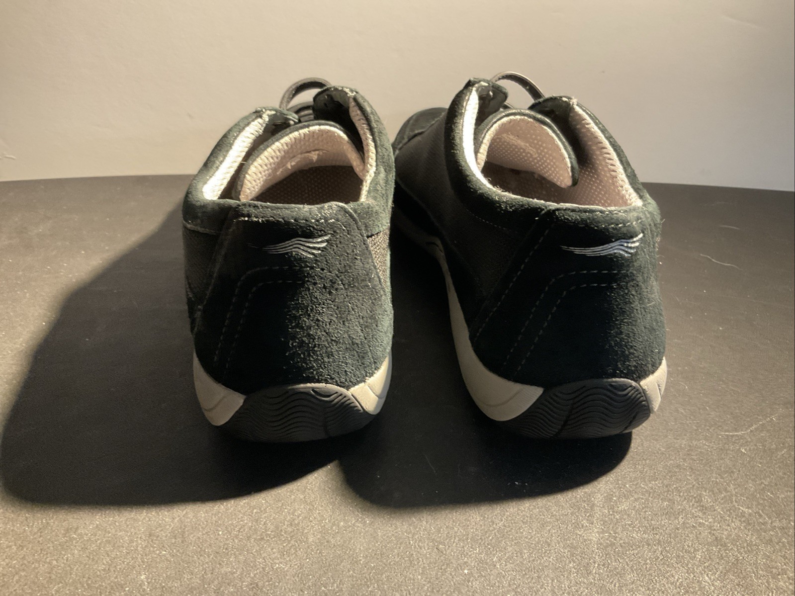 Dansko Sneakers Women’s Size 8.5 US Suede Textile Laced Black Flats 40 EU