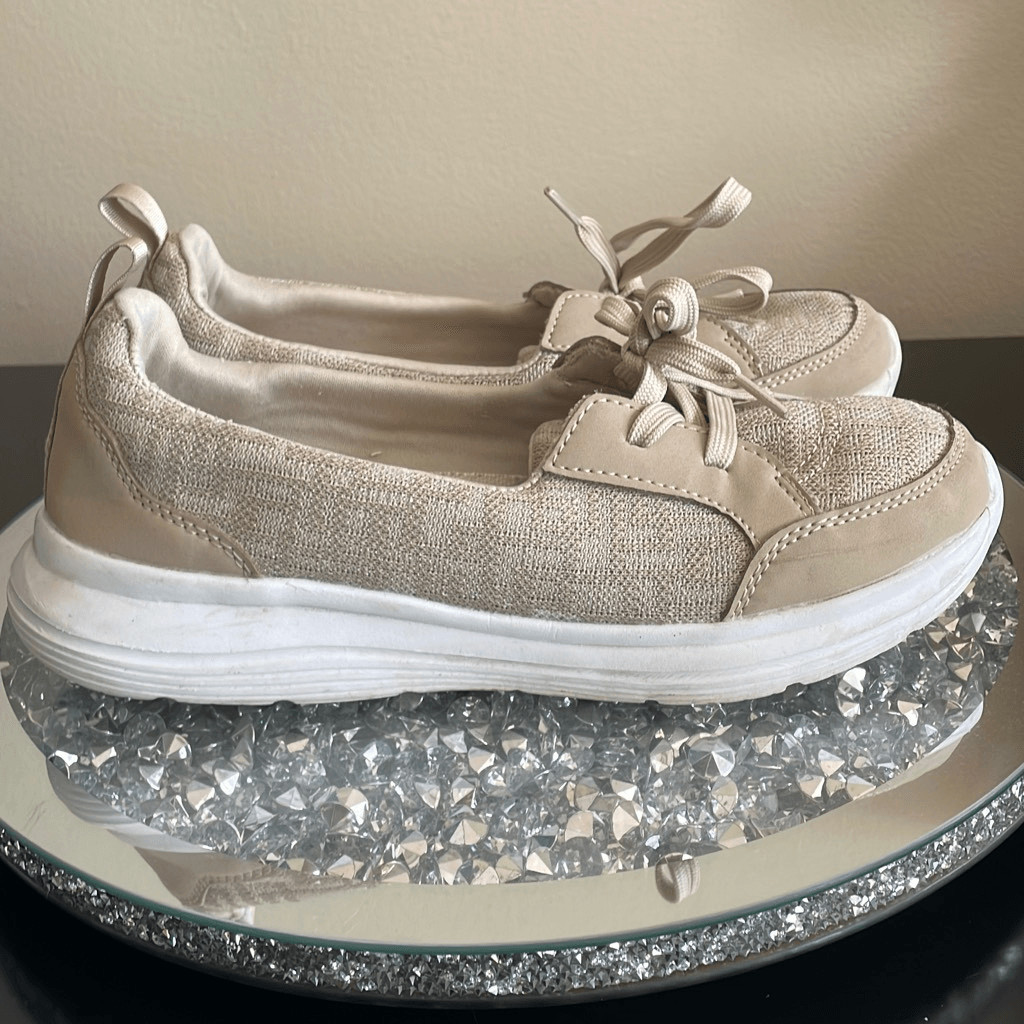 Comfortable women’s casual slip on walking shoes beige white faux leather loafer