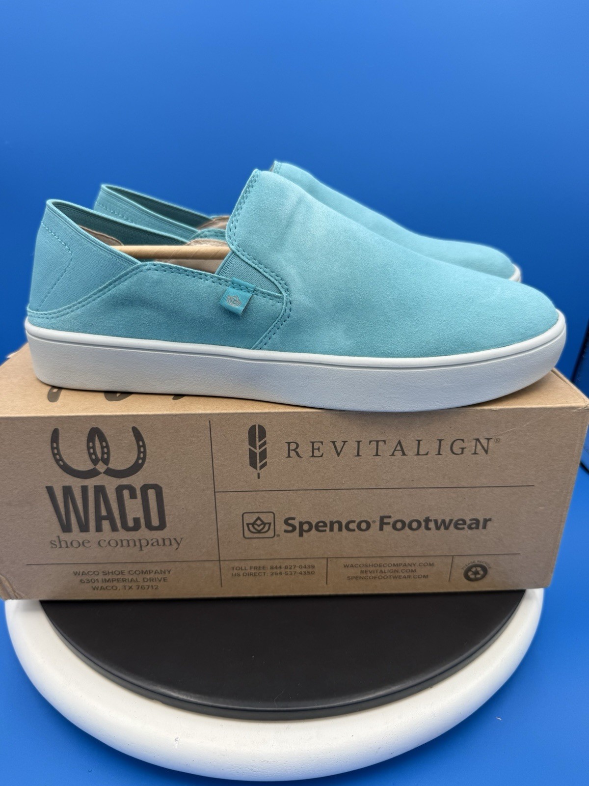 Spenco Saylor Womens Size 9.5D Aqua Sea Blue Slip On Leather Sneakers Shoes NEW