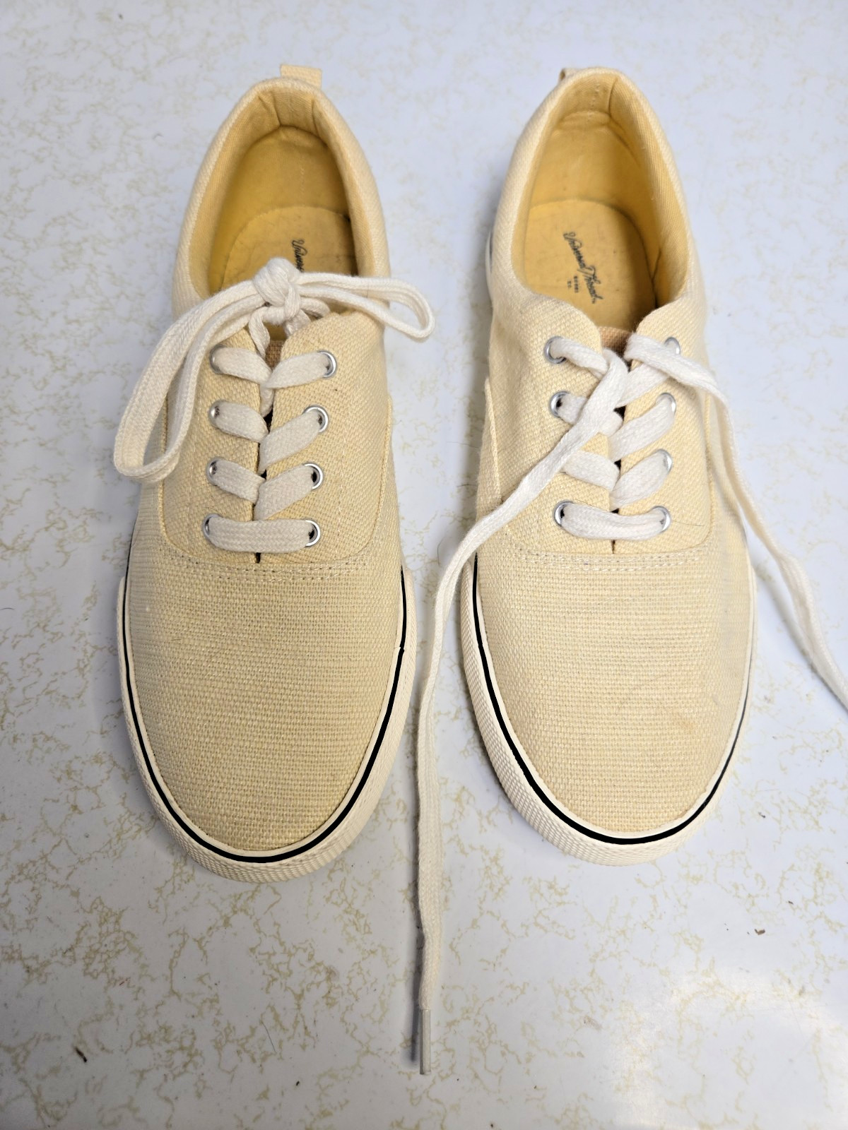 Universal Thread Women’s Molly Canvas Low Top Lace Up Sneakers Size 8 Yellow