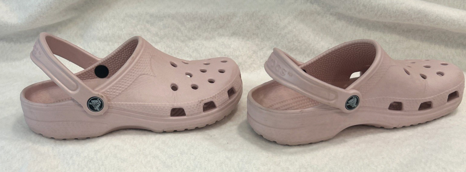 Light Pink Crocs Classic Clogs W 6-7 M 4-5