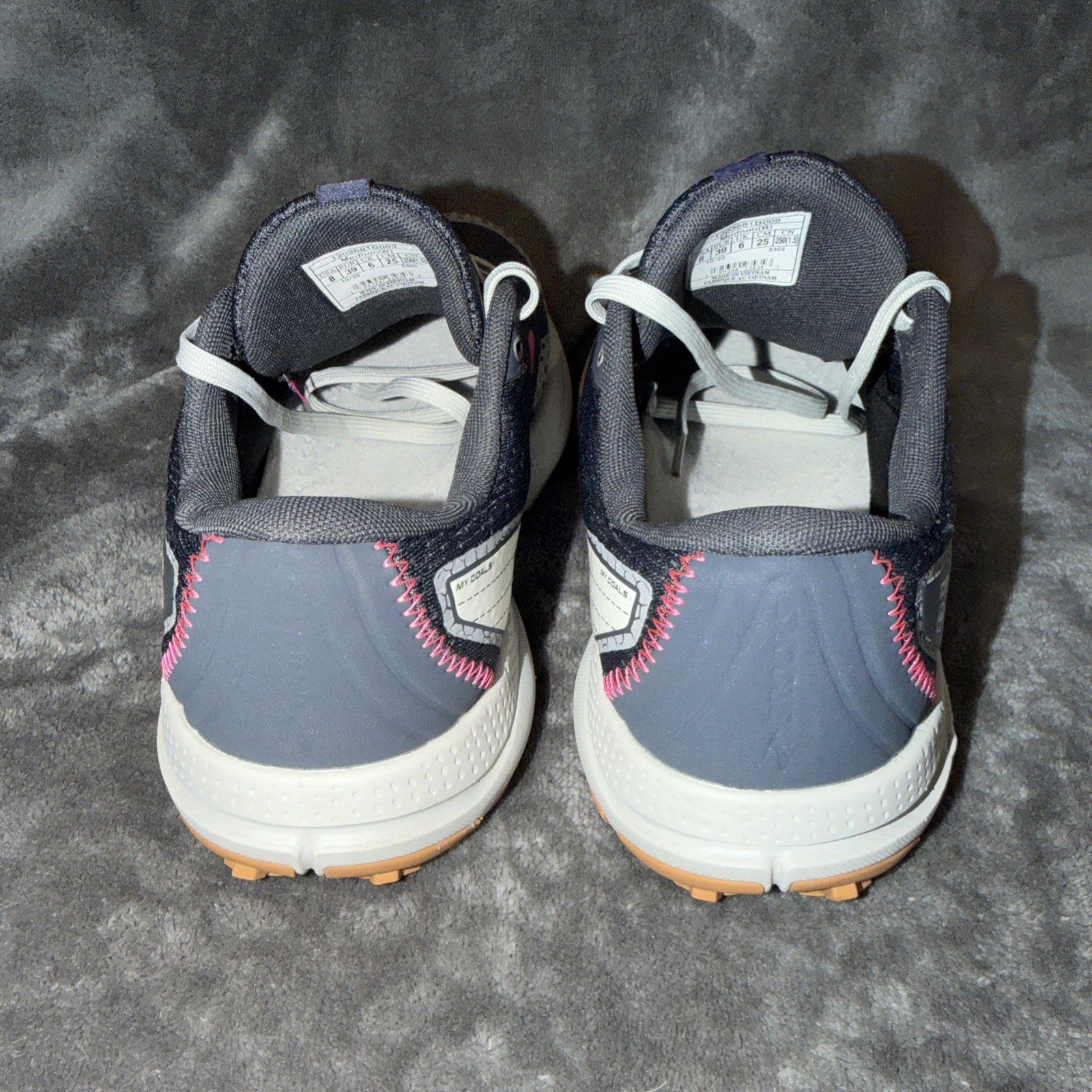 Brooks Divide 3 Womens Shoes Sz 8 B Trail Running Ebony Gray Pink Sneakers EUC