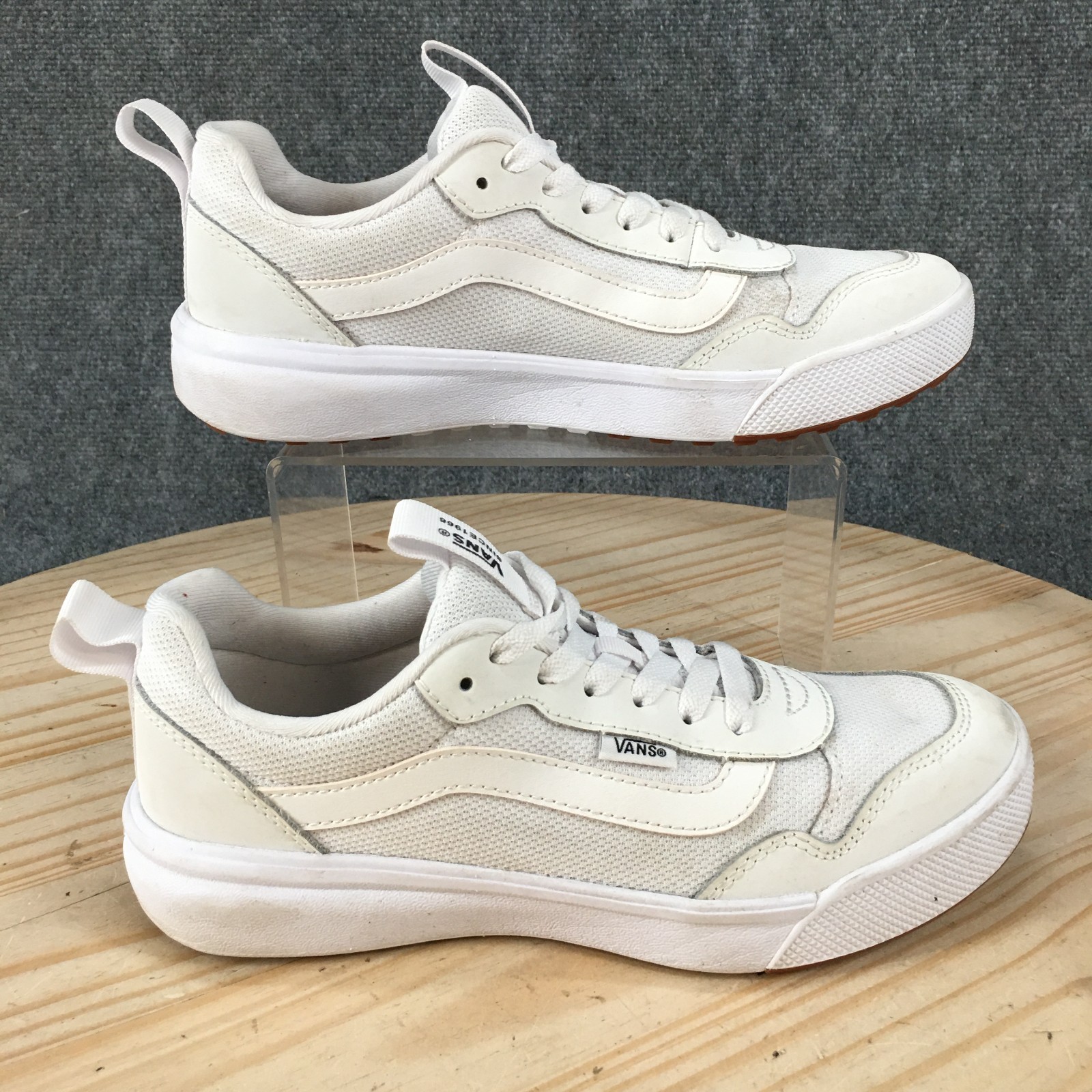 Vans Range EXP Shoes Womens 8 Lace Up Sneakers Low Top Casual Comfort White