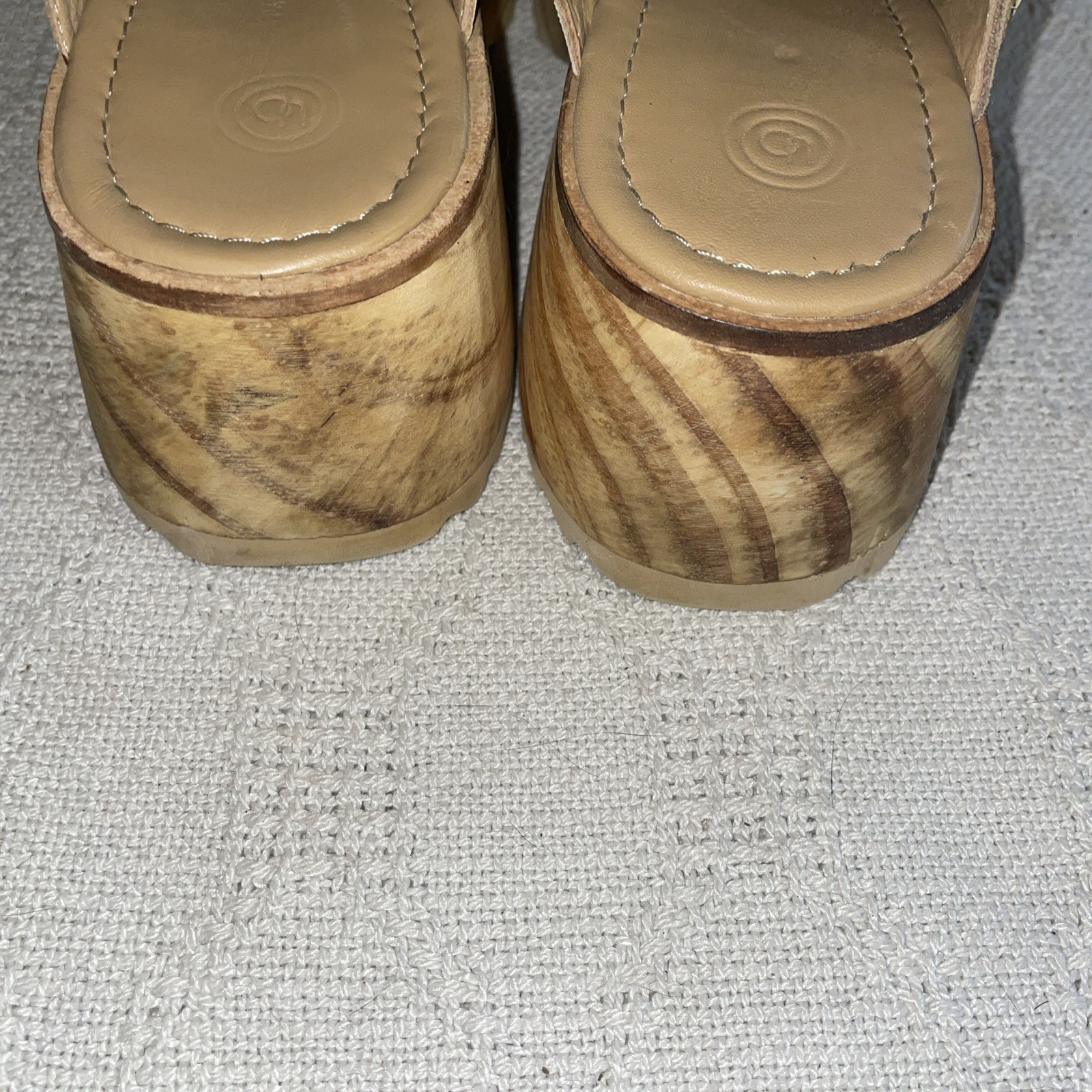 Urban Outfitters Platform Mules Womens Size 9 M Beige Brown Leather Going Out