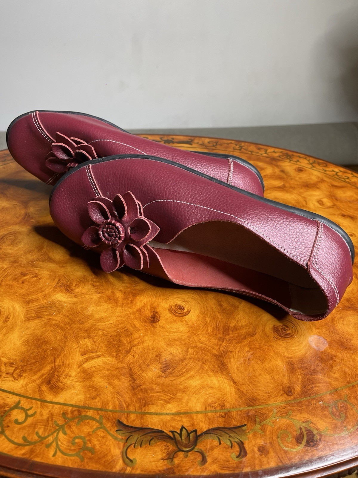 Women’s Burgundy Leather Slip-On Comfort Flat Flower Accent Round Toe 12.5