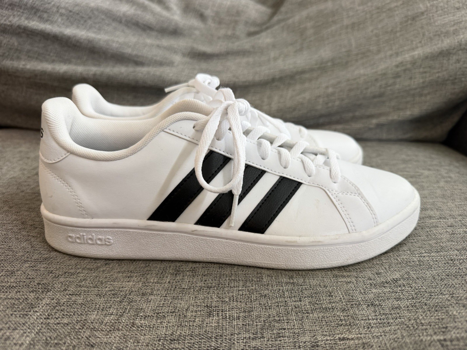 Adidas Grand Court 2.0. Sneakers Womens 8.5 White Black Stripes Excellent