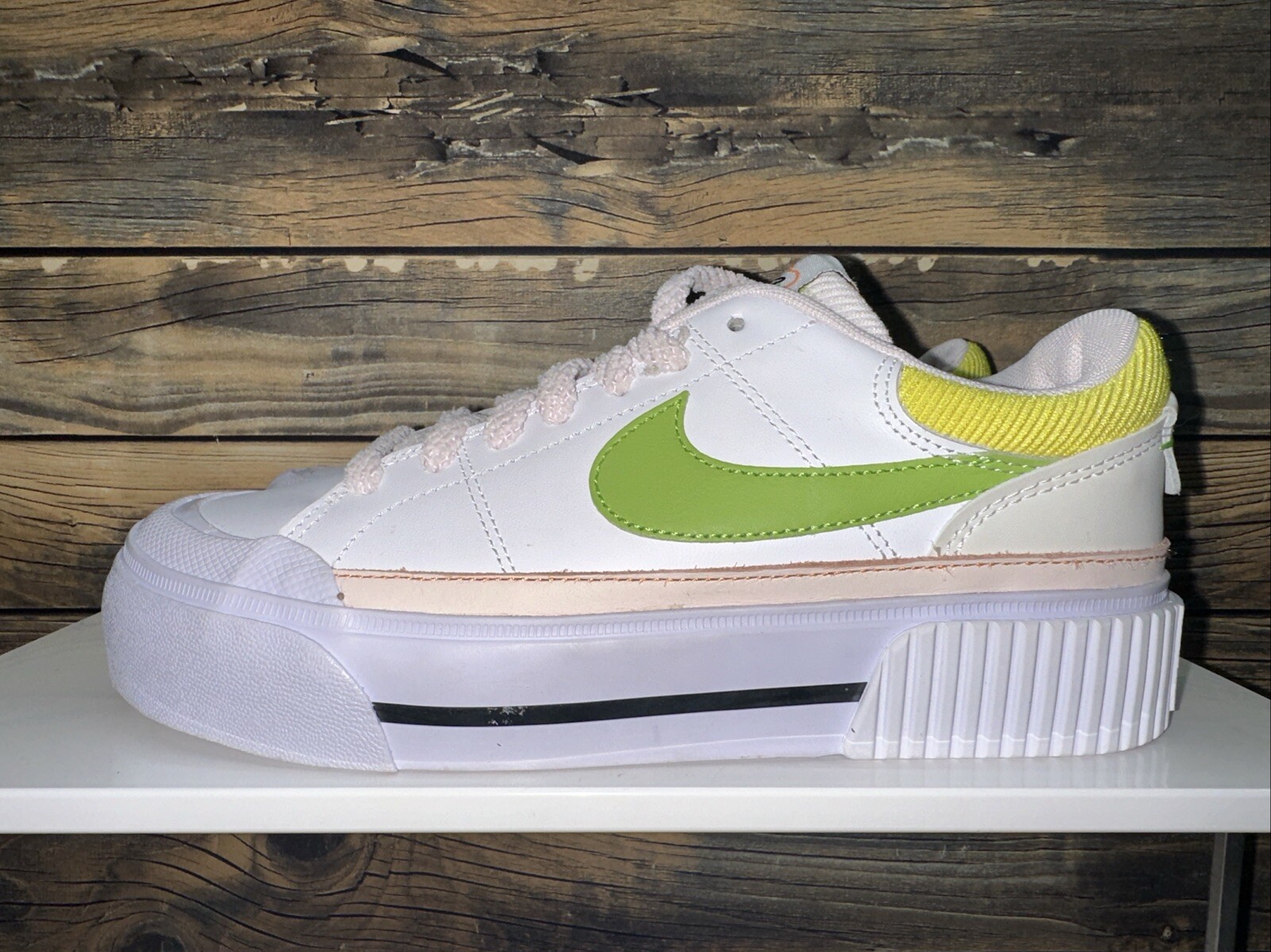 Nike Court Legacy Lift FD0872-100 Sneakers Womens 8 White Lifestyle Shoes No Box