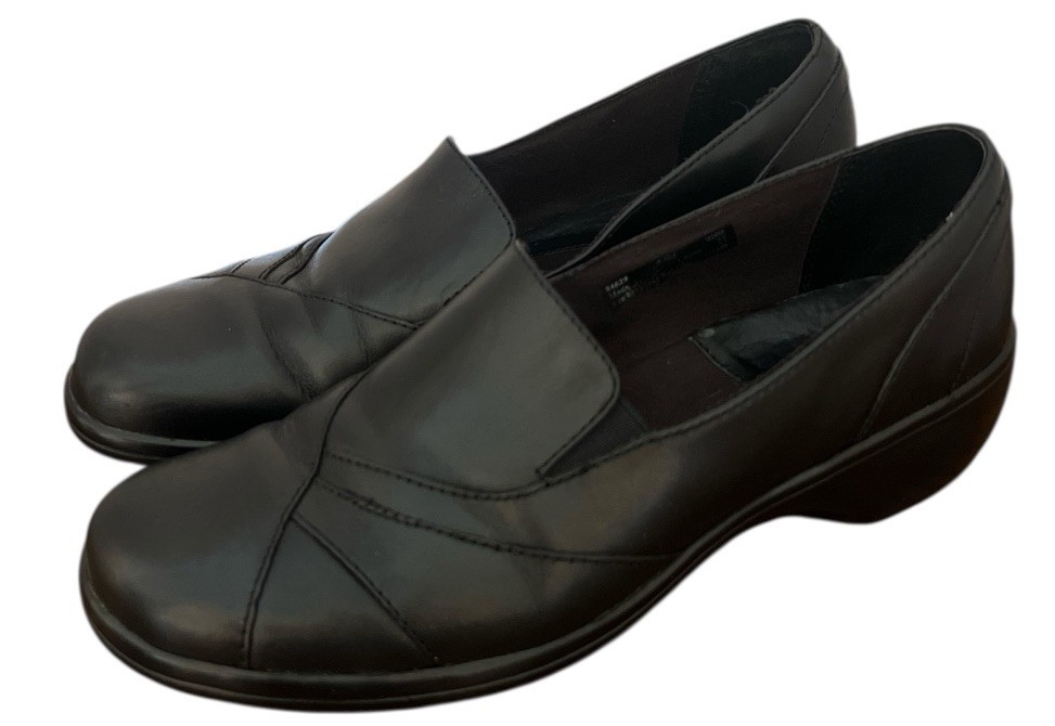 CLARKS Slip on Black Leather Loafers SHOES Blackberry 84629 Womens size 7.5