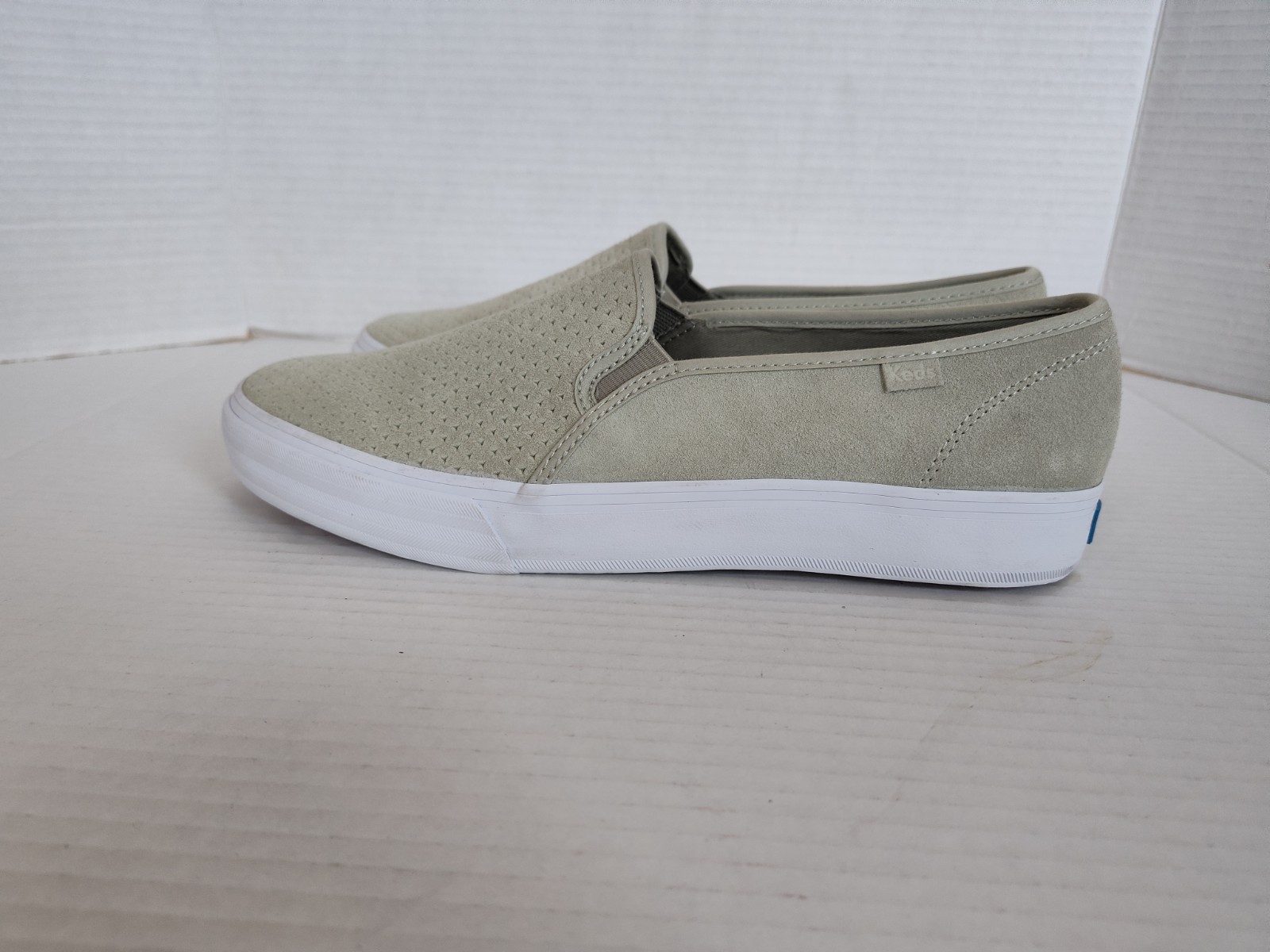 KEDS Double Decker Slip On Perforated Sage Green Suede Comfort Shoes Size 10
