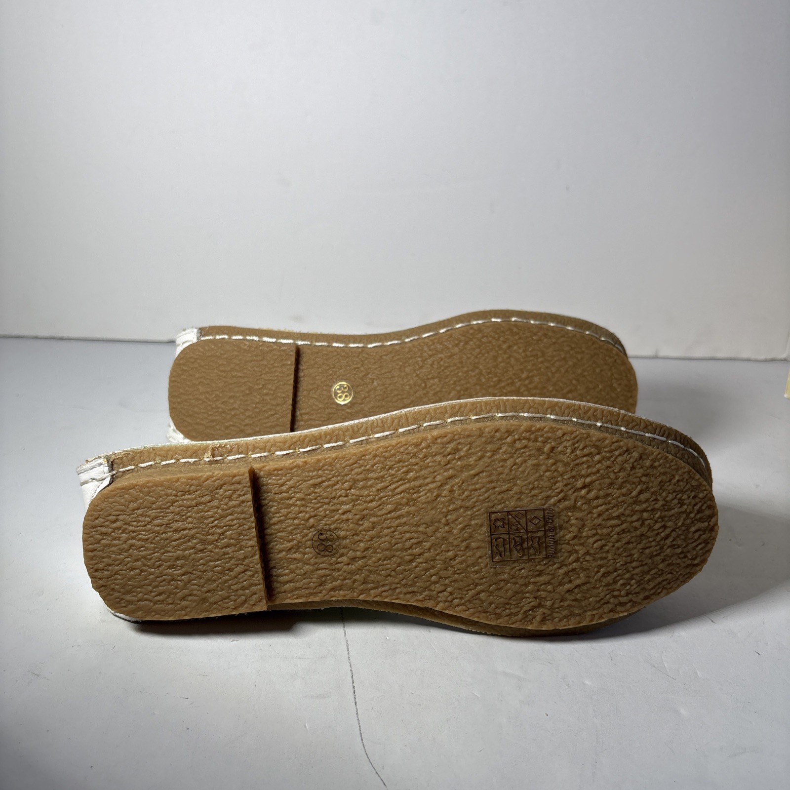 SIZE 7.5 – 8 L’ARTISTE DEZI-GARDEN SHOES WHITE MULTI