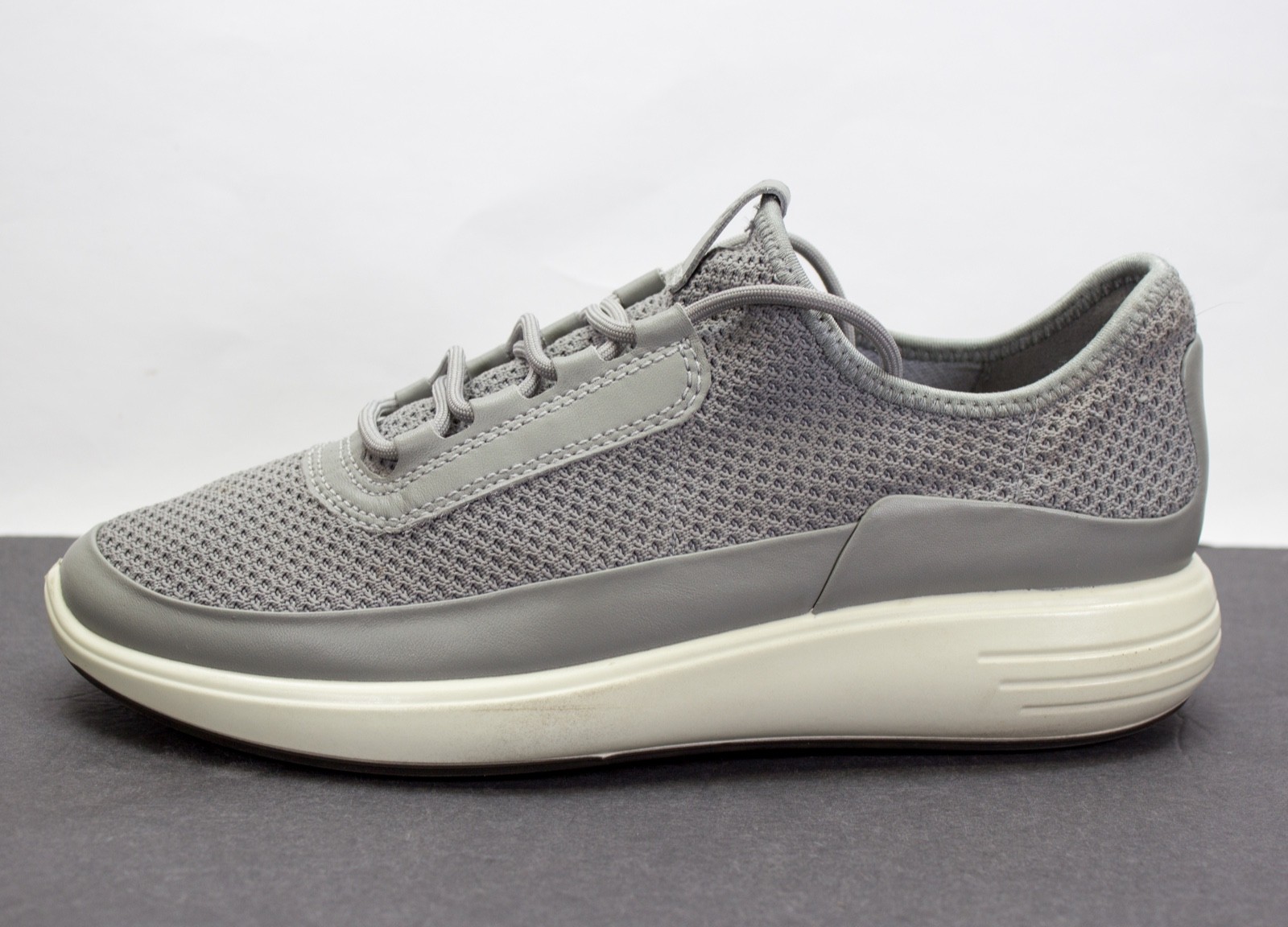 Ecco Soft 7 Runner Womens EU 40 US 9 Gray Lace Up Low Top Casual Shoes Sneakers