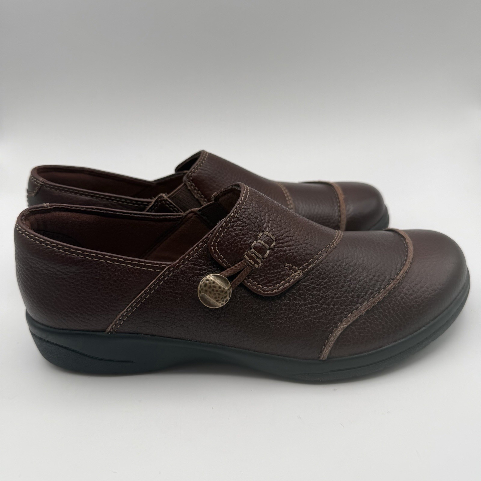 Clarks Cora Poppy Brown Leather Women’s Shoes Sz 7 M Button Loop Loafers