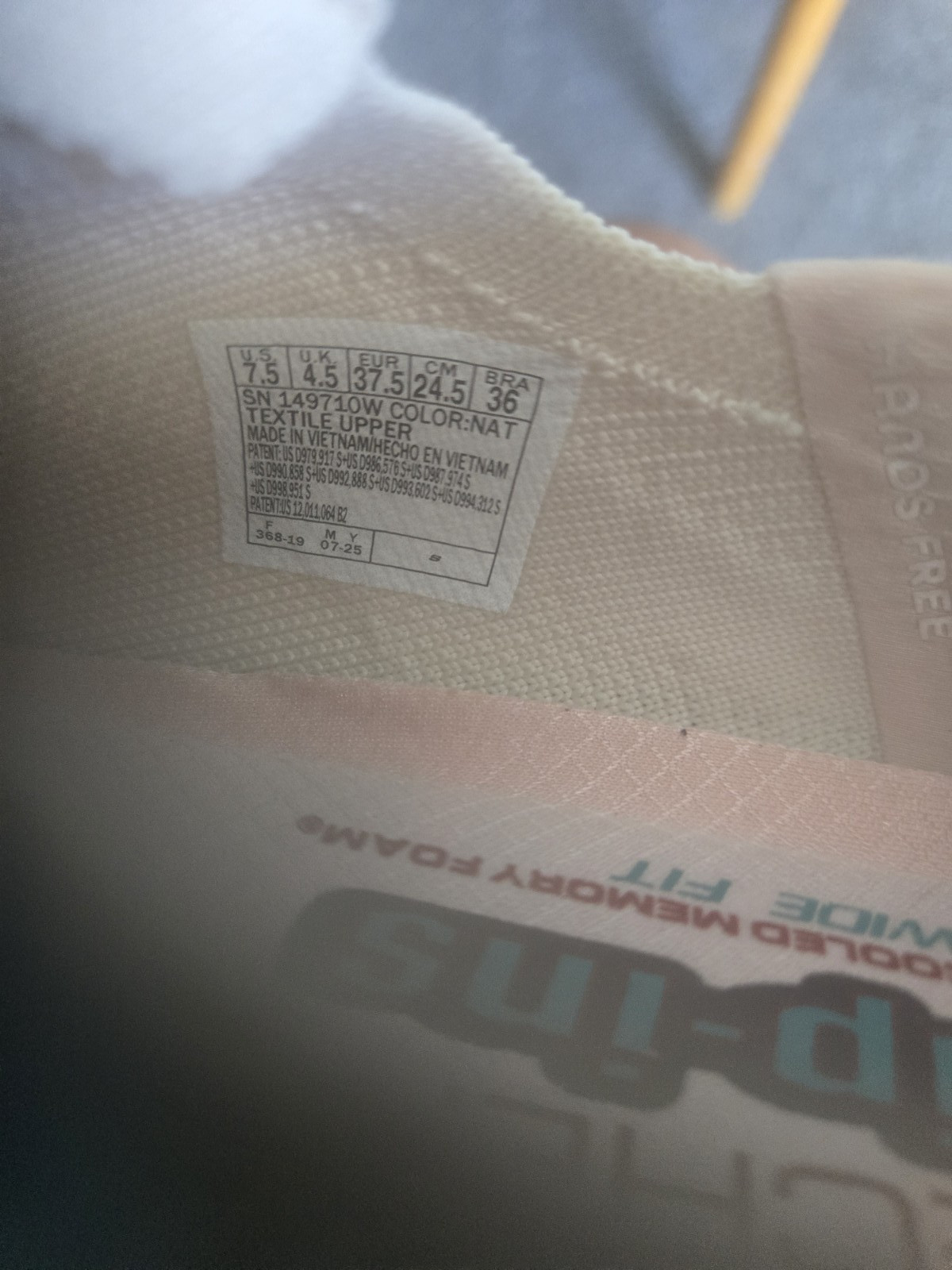Skechers Hands Free Slip-Ins Women’s Size 7.5 Wide Fit Memory Foam NEW
